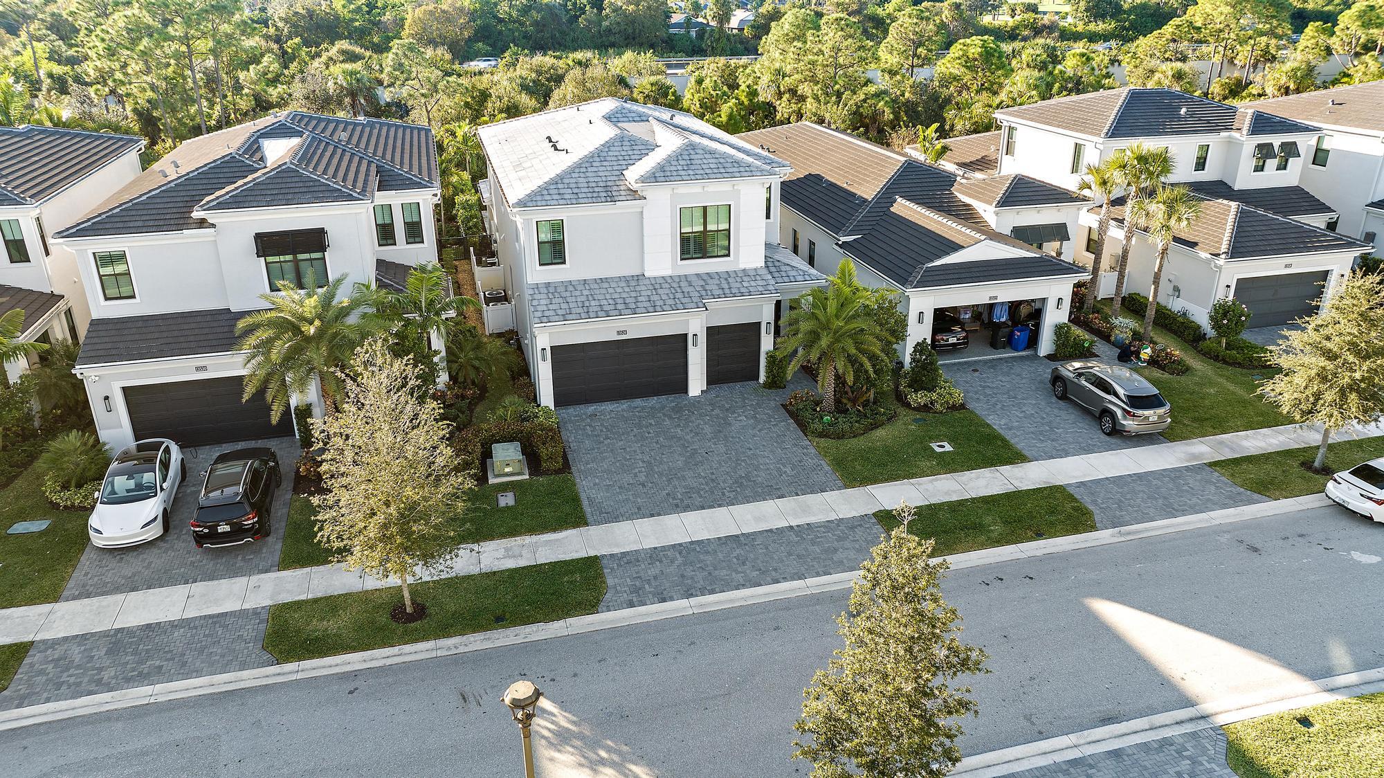 13526 Artisan Circle