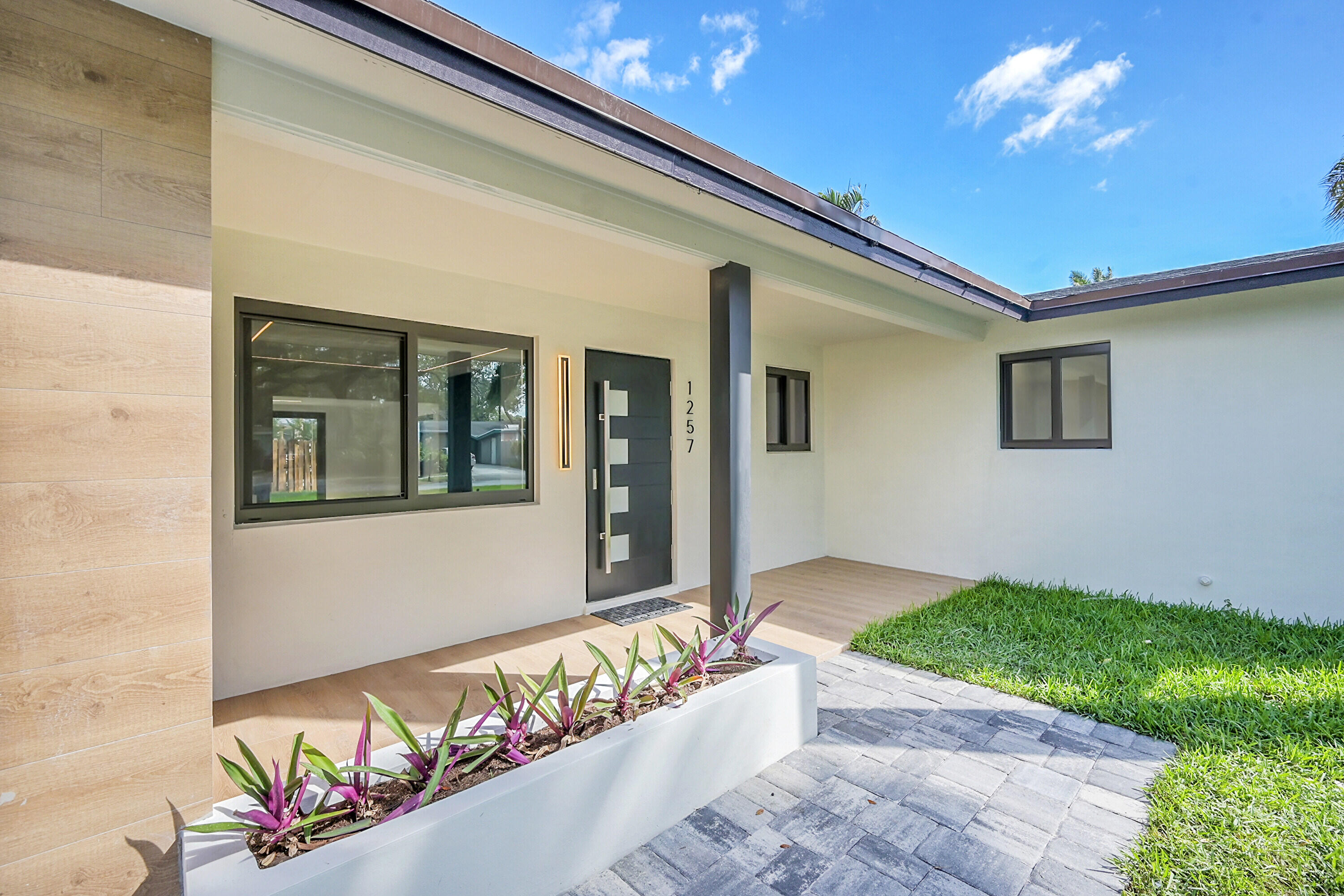 1257 NW 4th Street