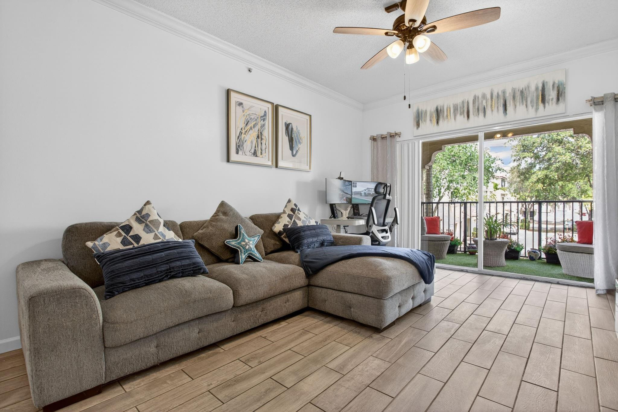 EL-AD POINCIANA - Residential