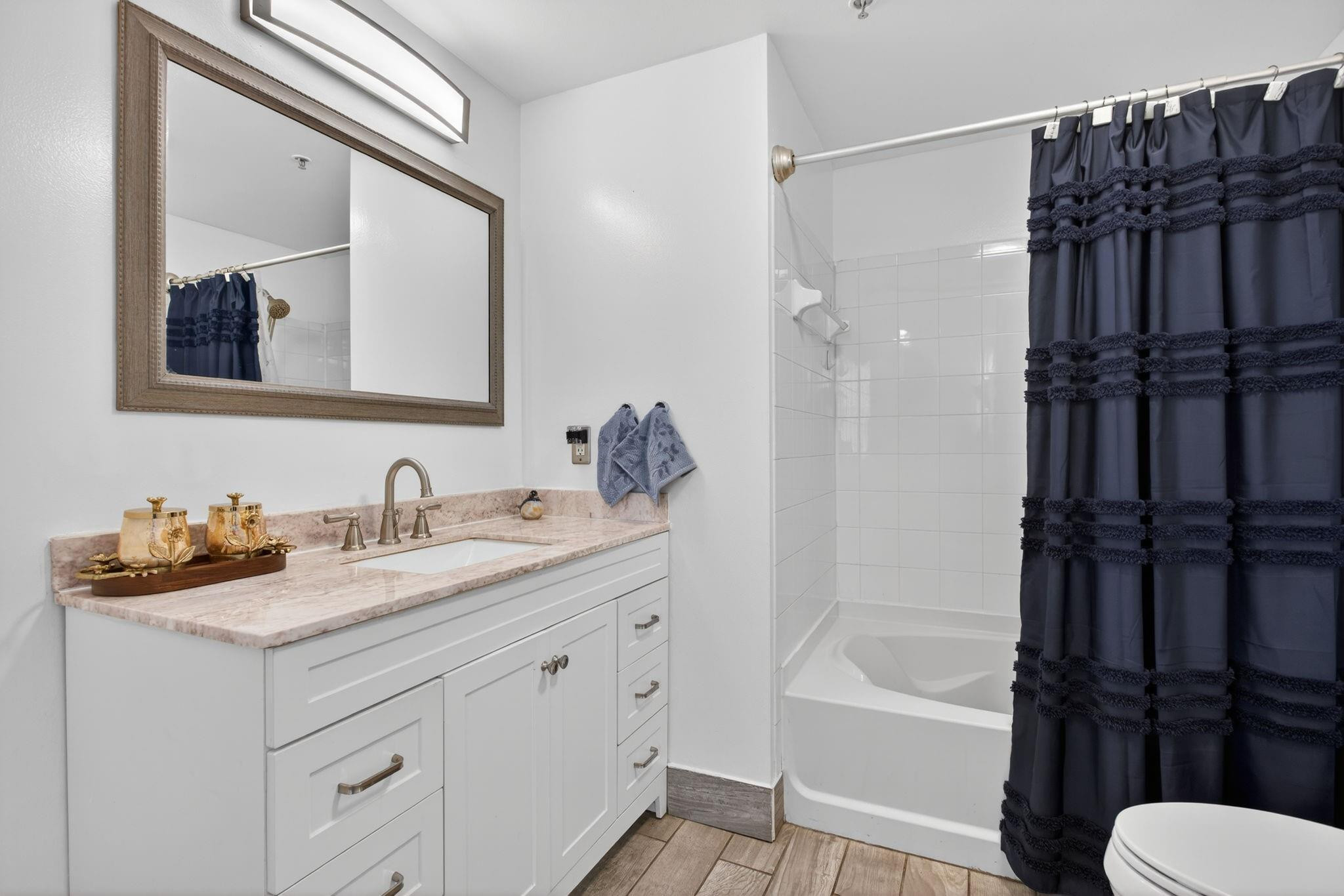 EL-AD POINCIANA - Residential