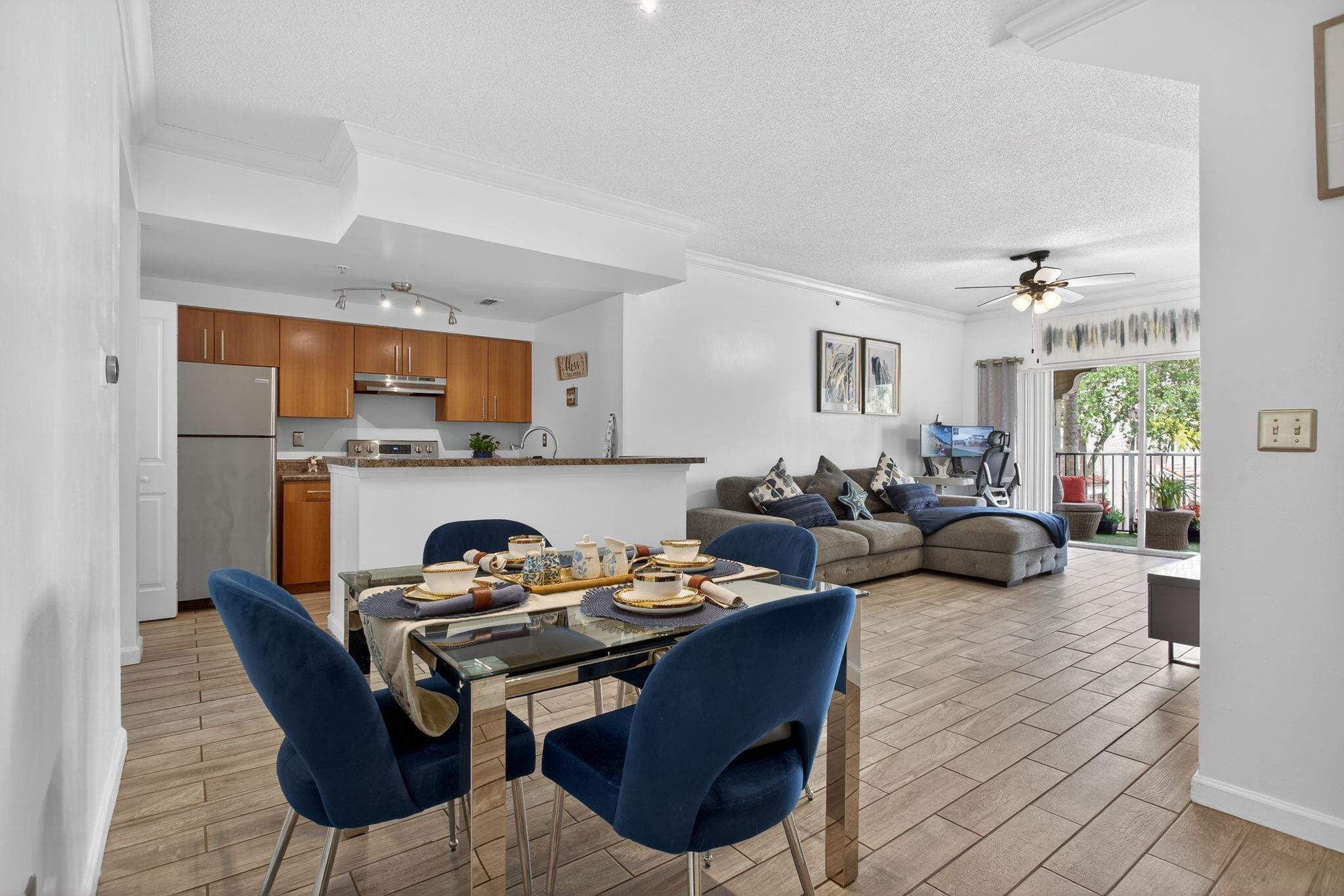 5980 W Sample Road 204