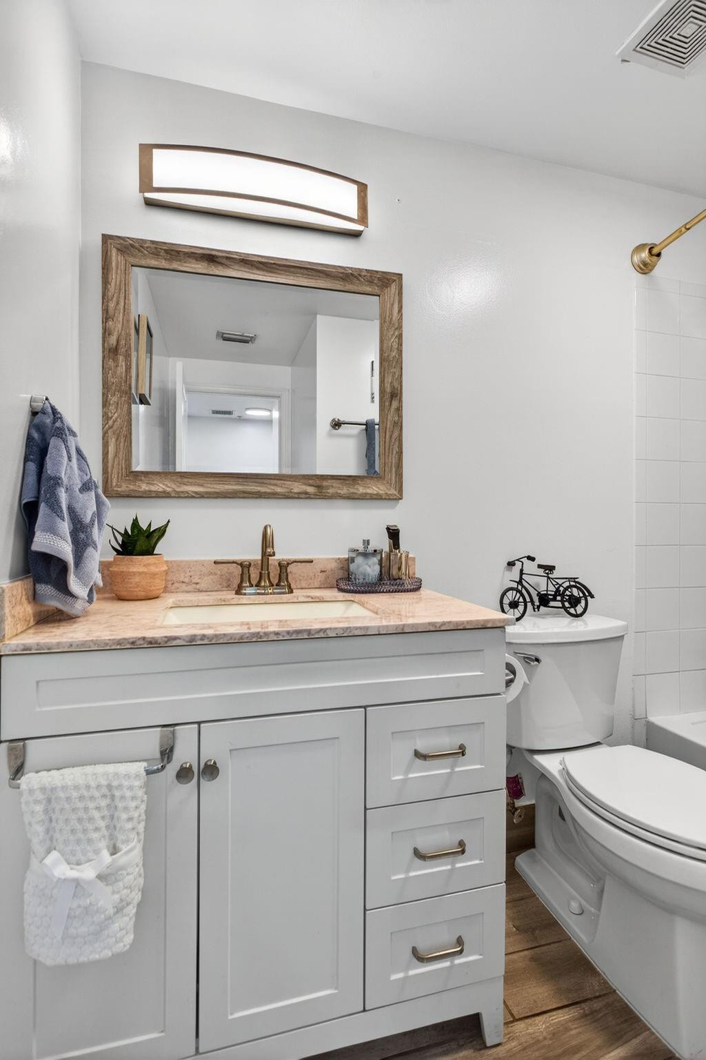 EL-AD POINCIANA - Residential