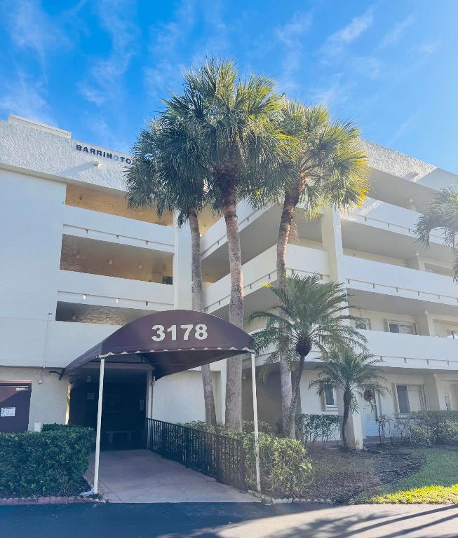 BARRINGTON AT POINCIANA CONDO - Residential Lease