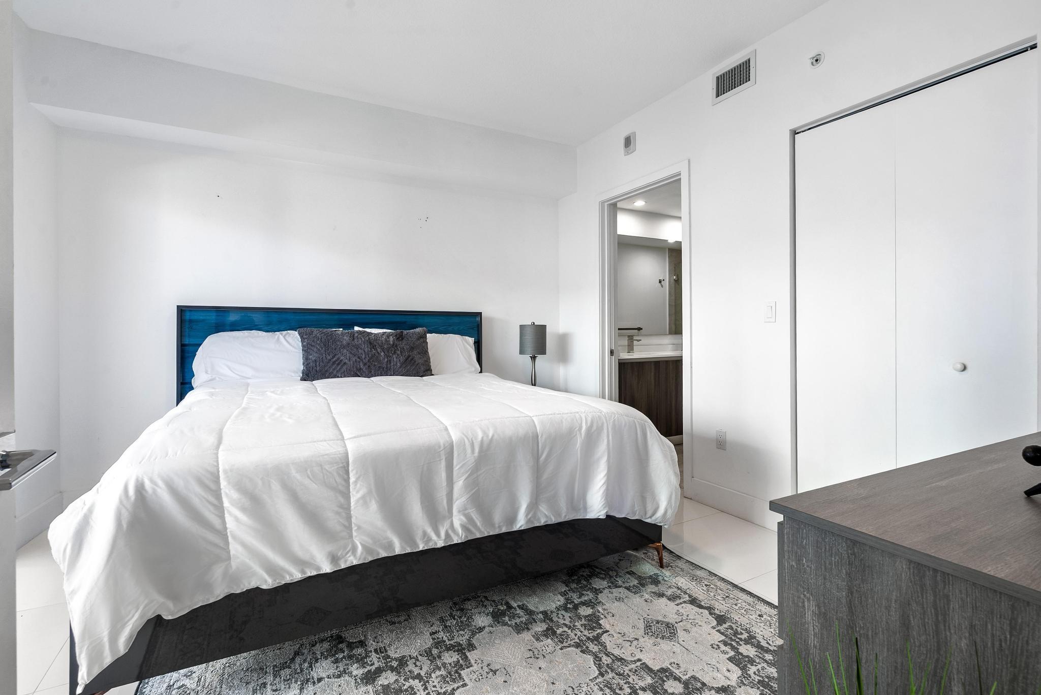 Aria on the Bay - Residential