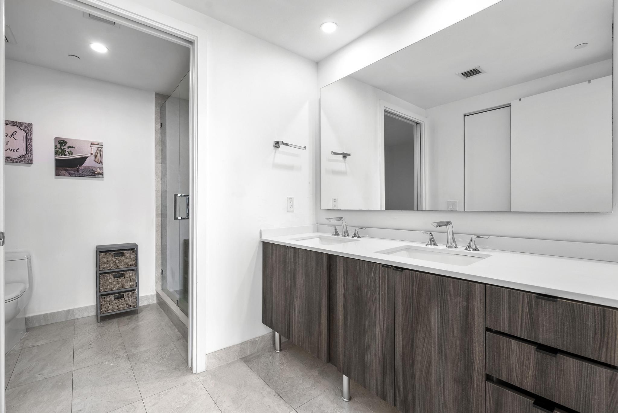 Aria on the Bay - Residential