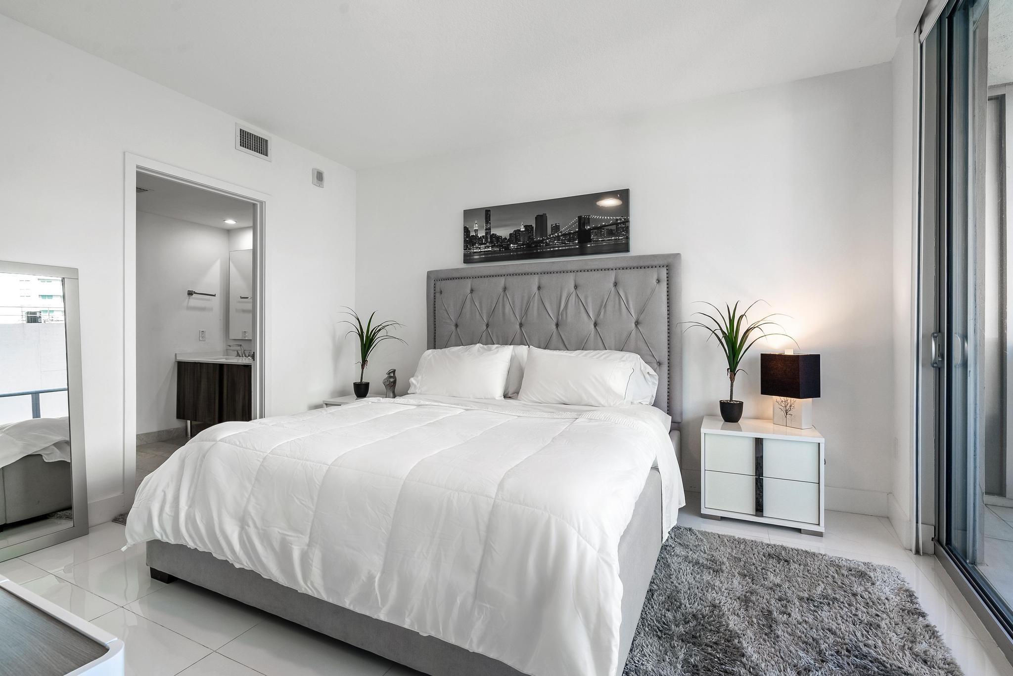 Aria on the Bay - Residential