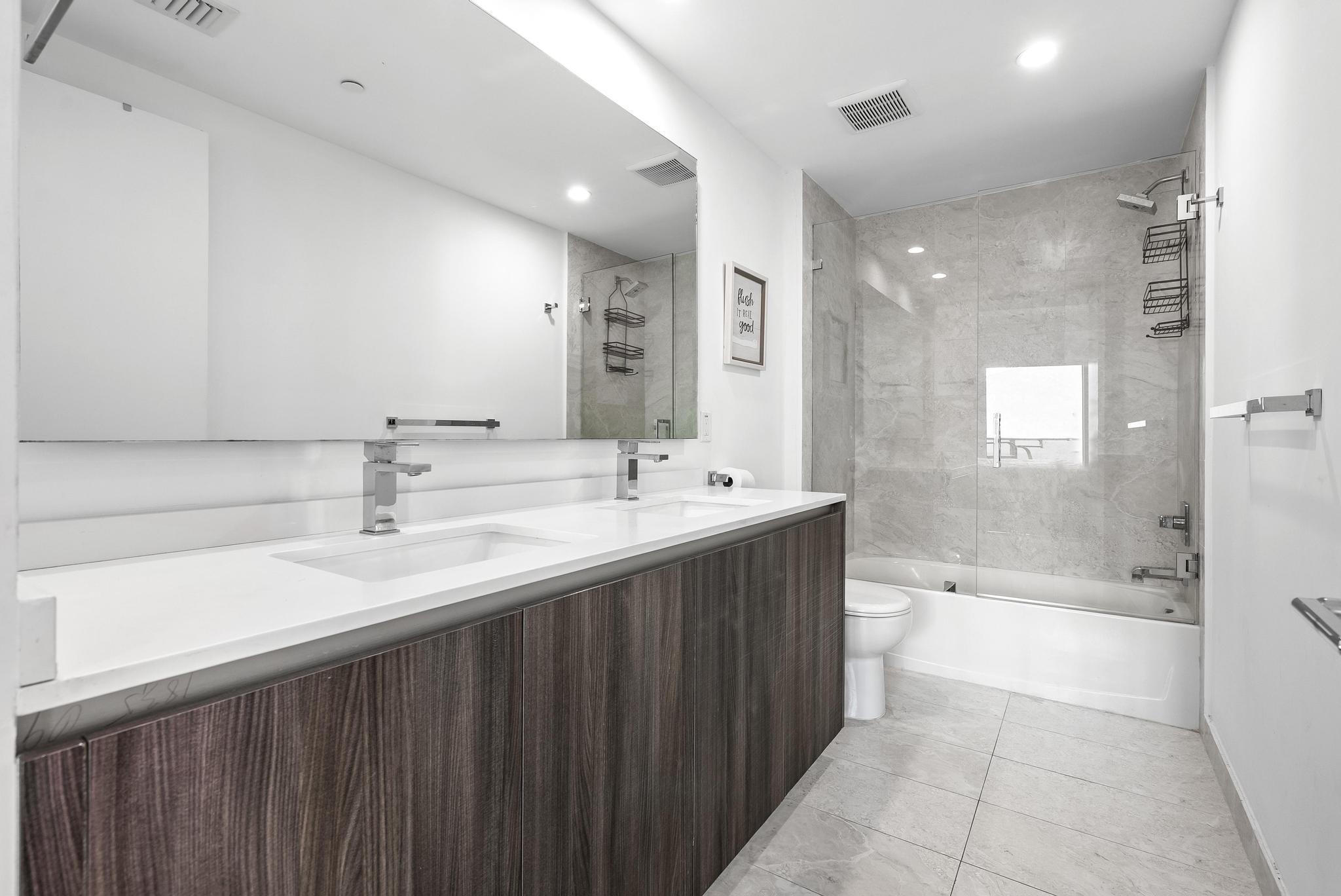 Aria on the Bay - Residential