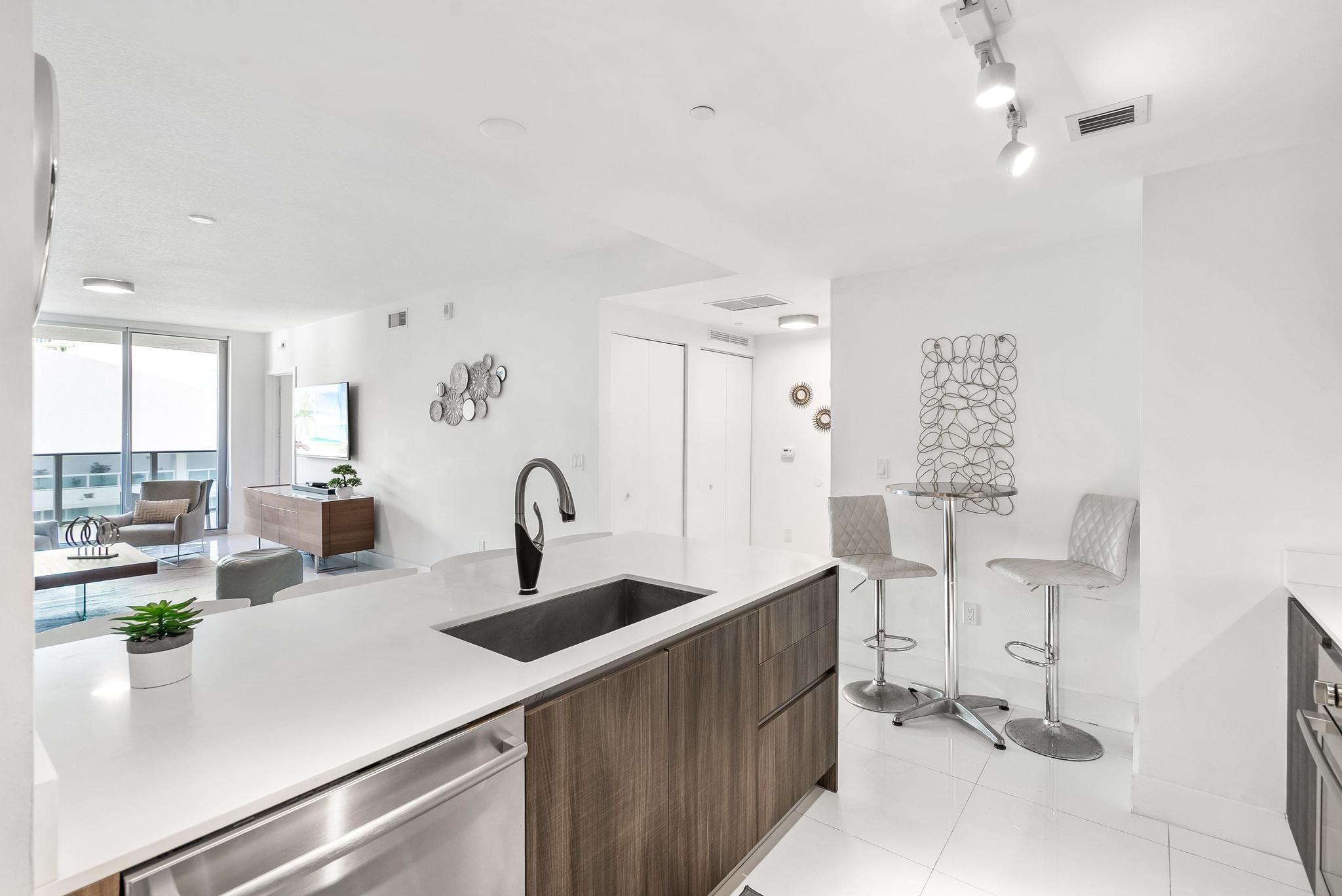 Aria on the Bay - Residential