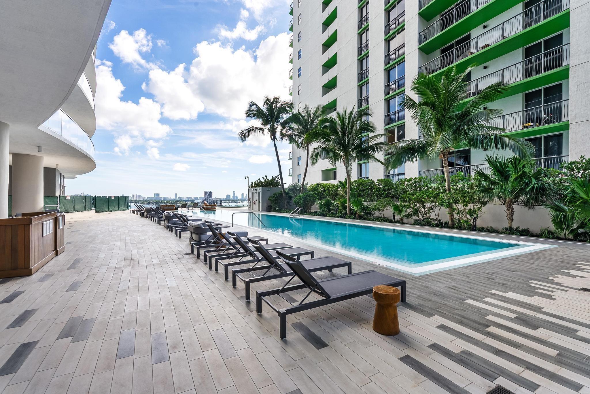 Aria on the Bay - Residential