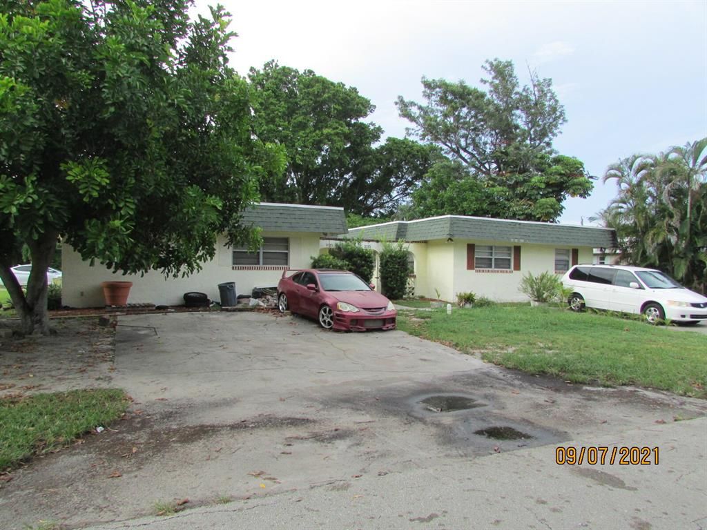 Photo of 3025 SE Bonita Street St, Stuart, FL 34997 (MLS # R10750769)