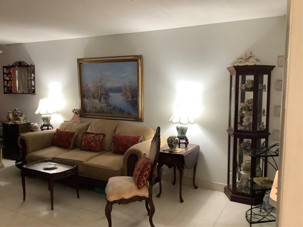 Village Royale - Residential