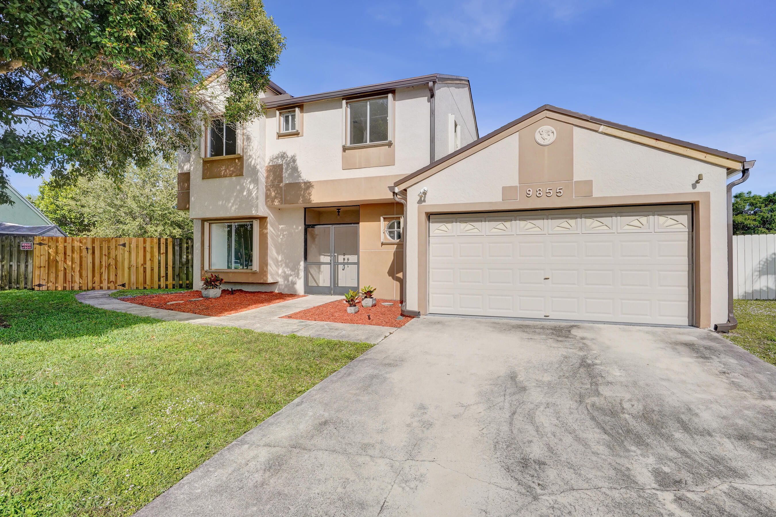 9855 Robins Nest Road