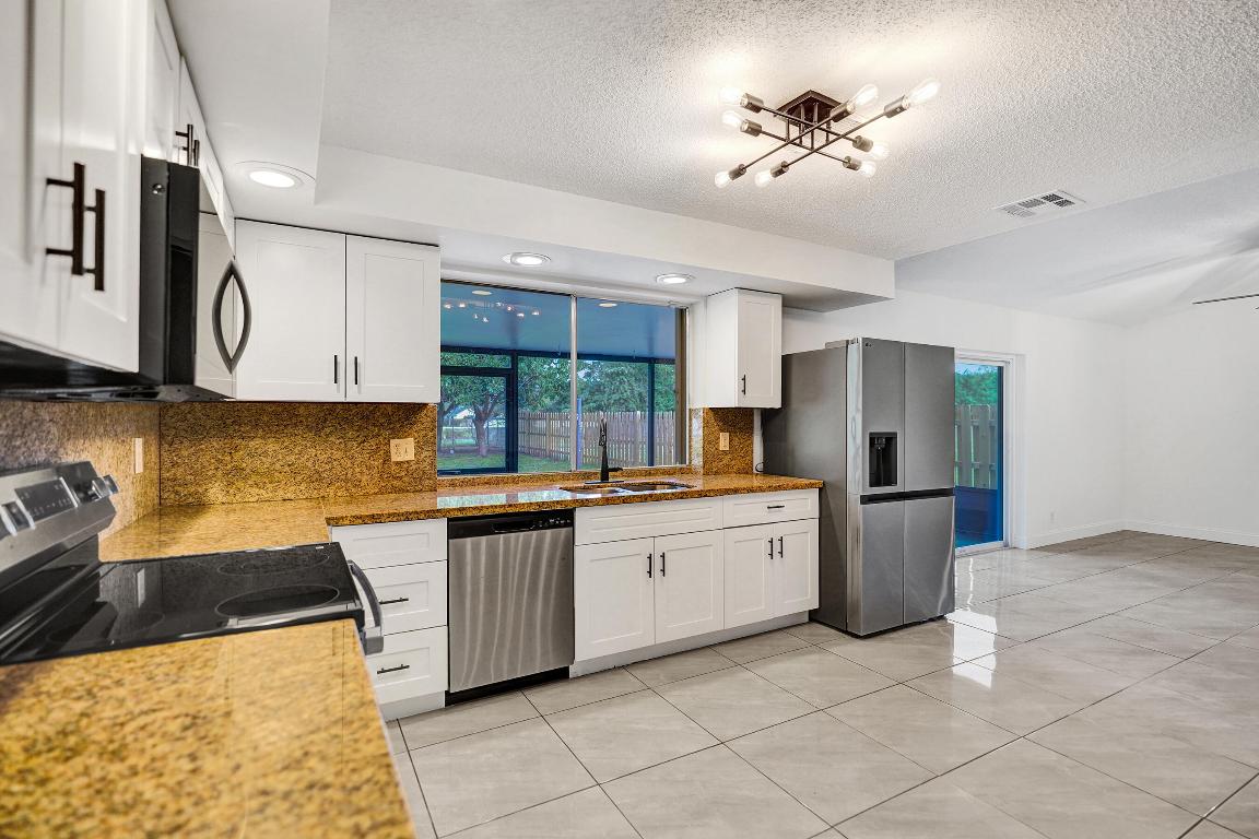 9855 Robins Nest Road