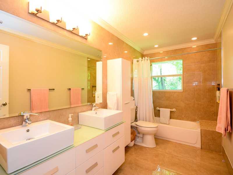 THE CLUSTERS,CORAL SPRING - Residential