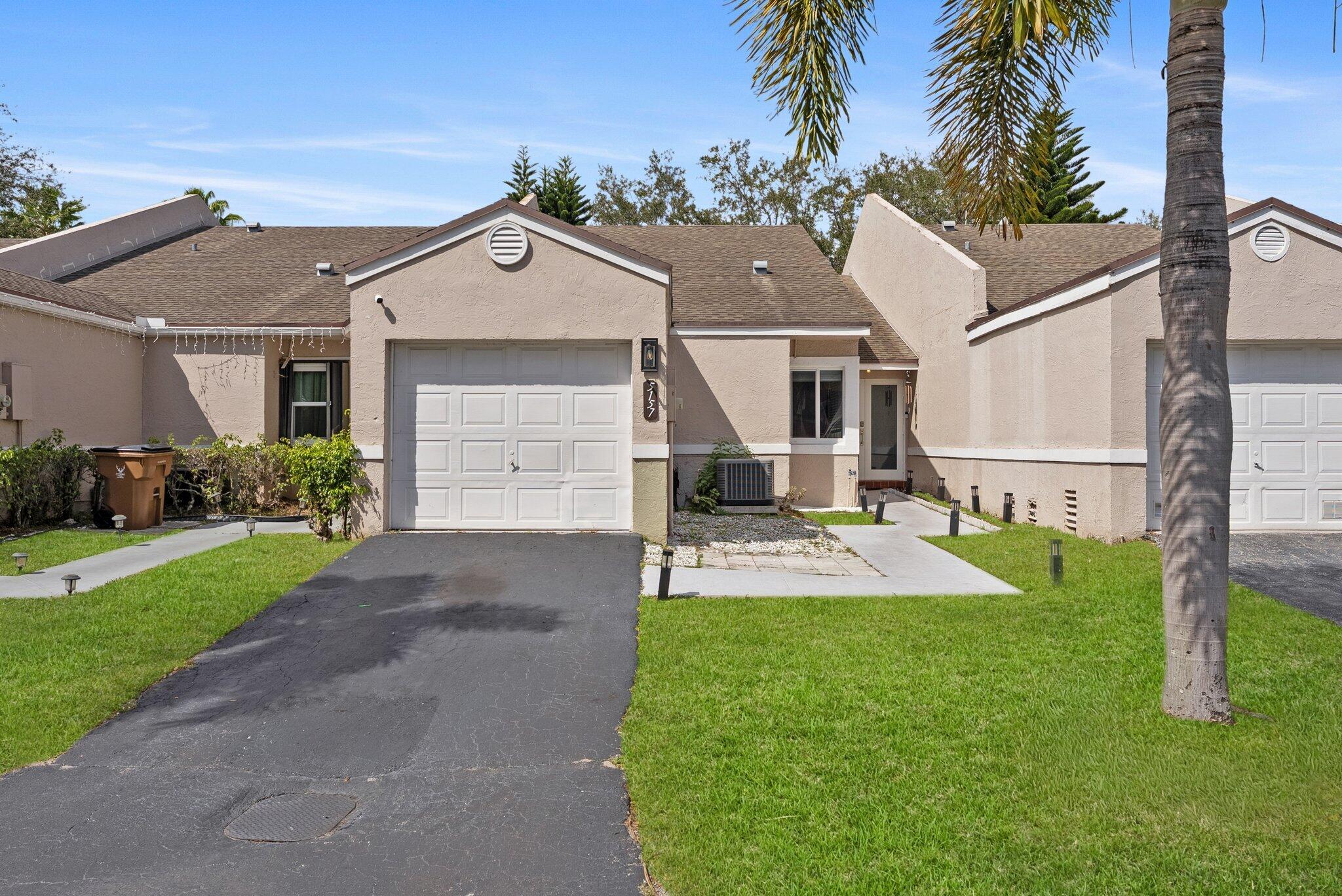 THE LAKES - Residential