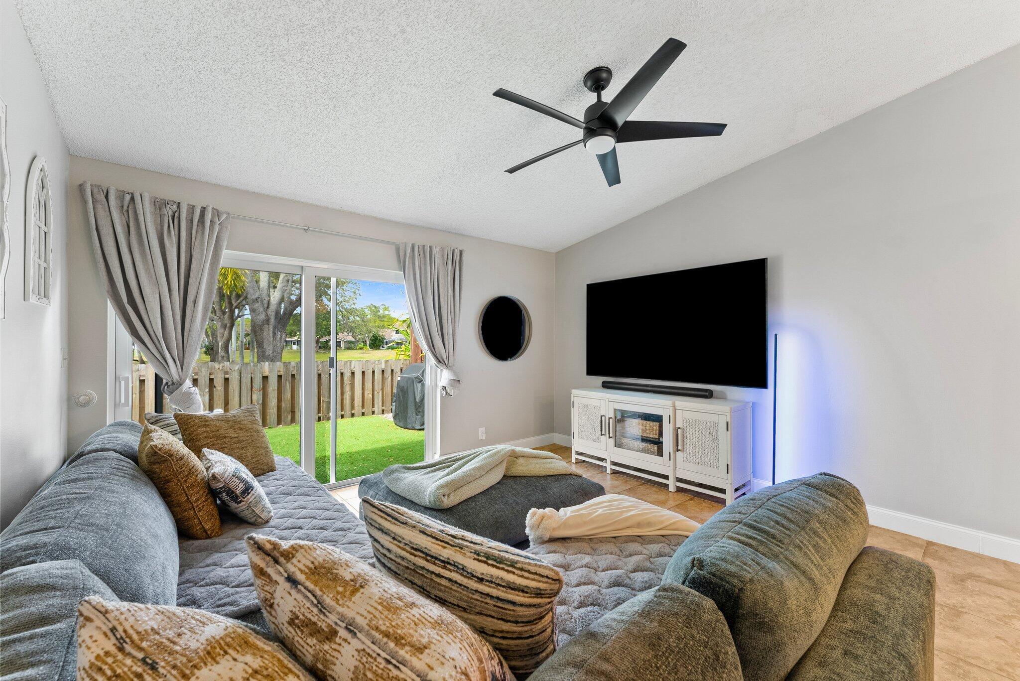 THE LAKES - Residential