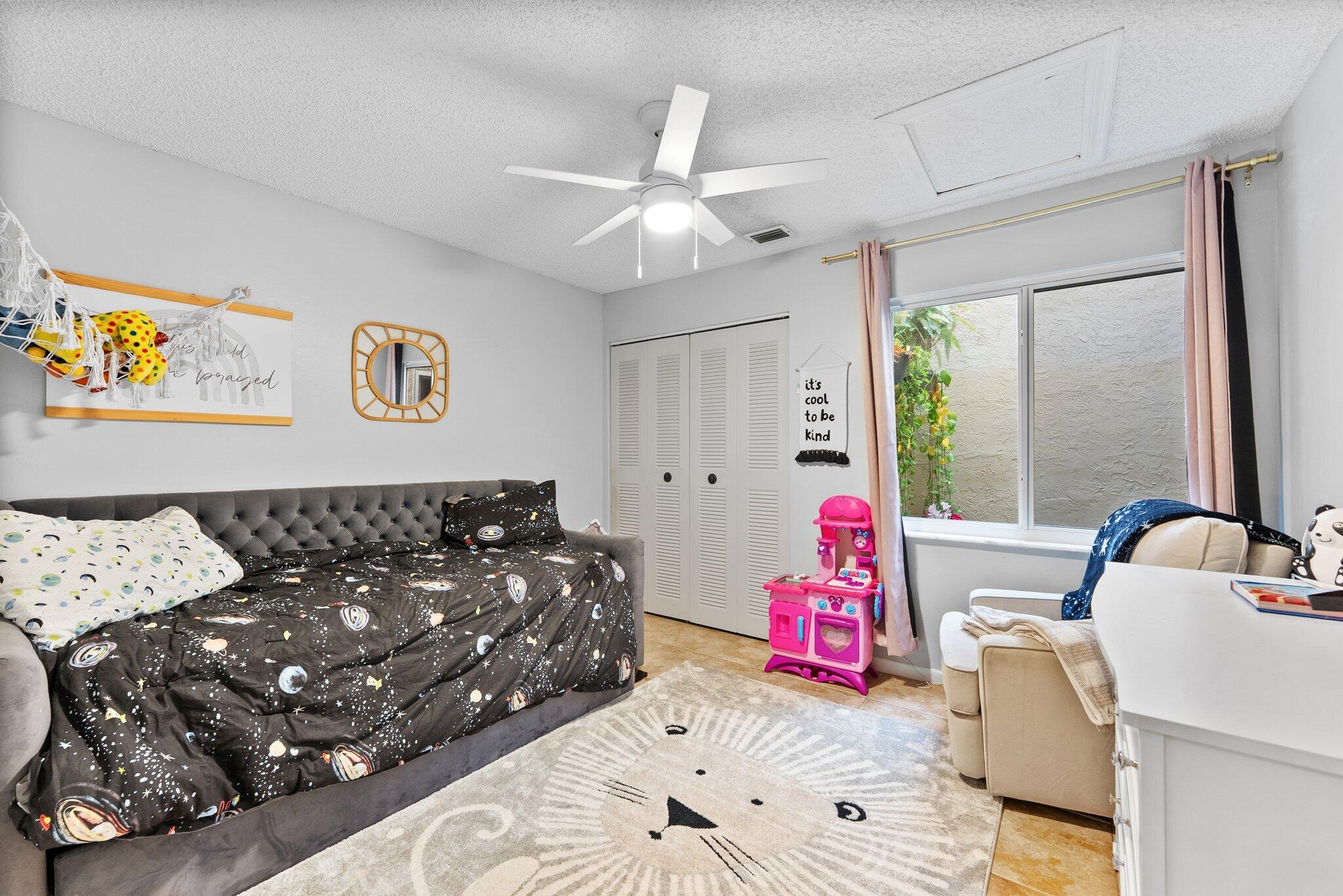 THE LAKES - Residential