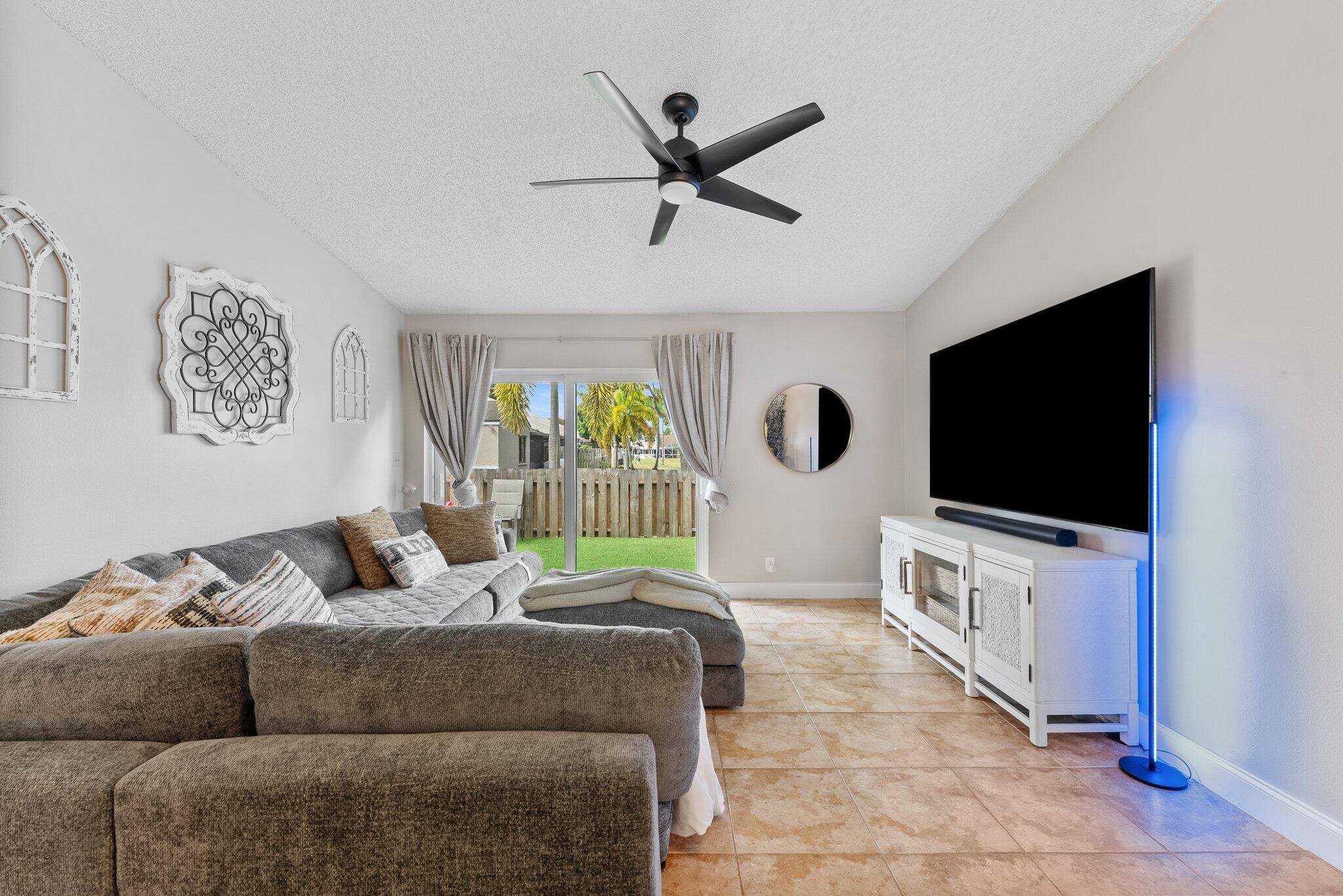 THE LAKES - Residential