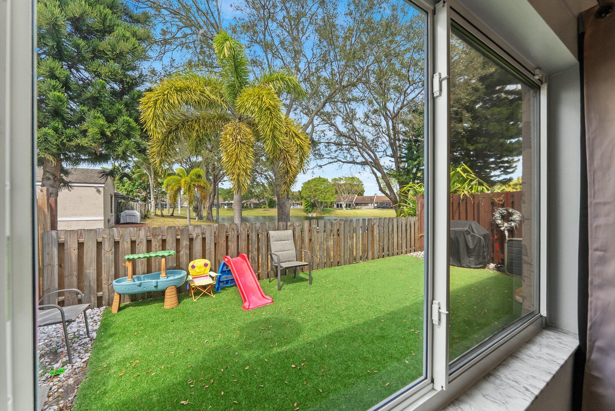 THE LAKES - Residential