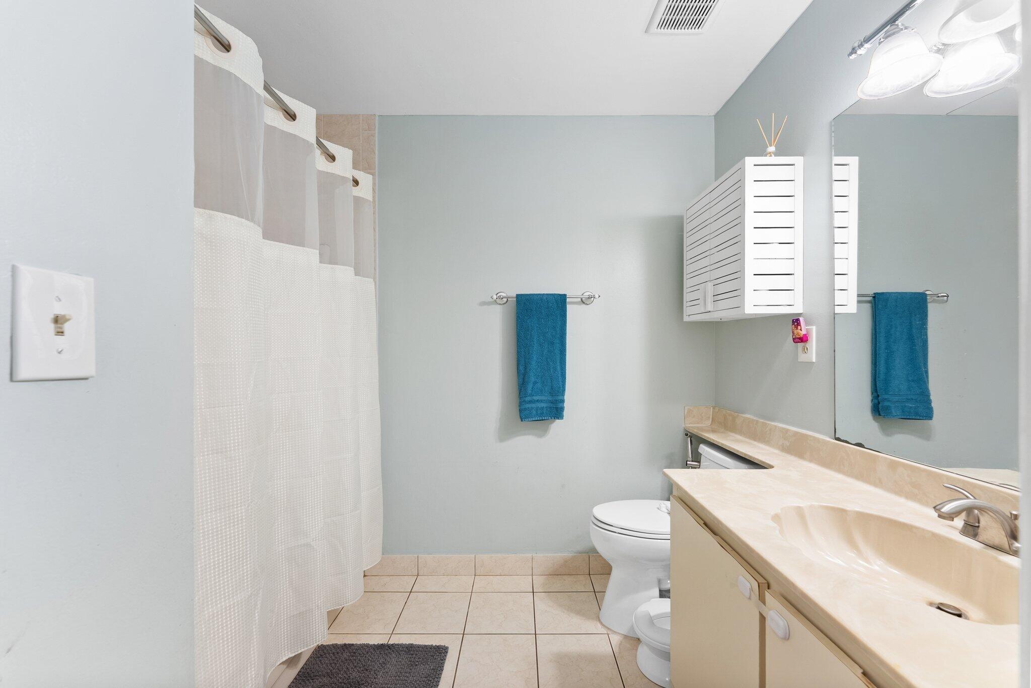 THE LAKES - Residential