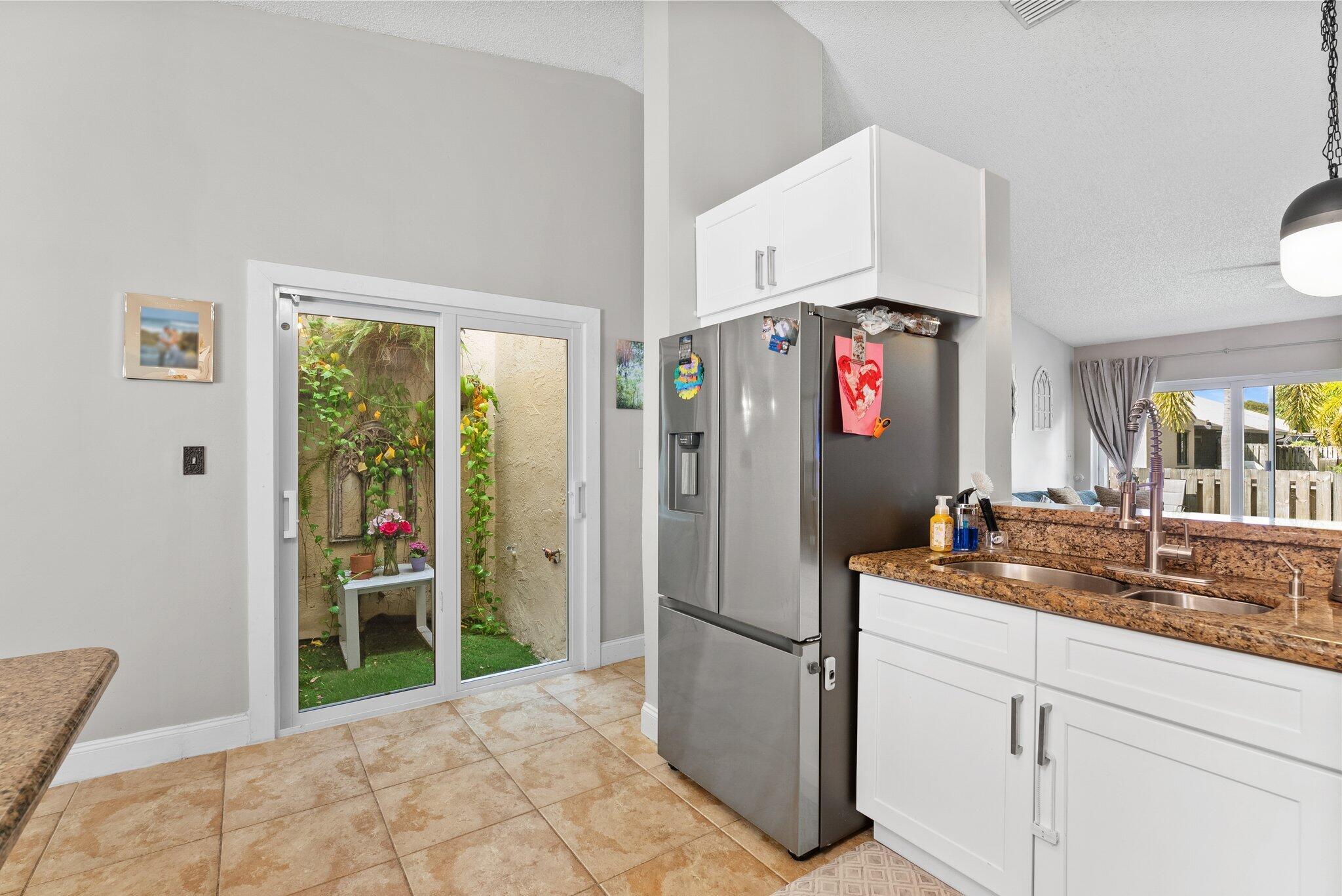 THE LAKES - Residential