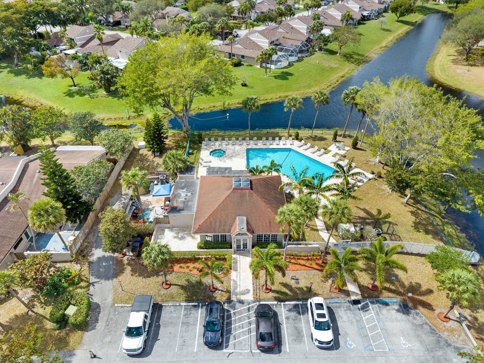 THE LAKES - Residential