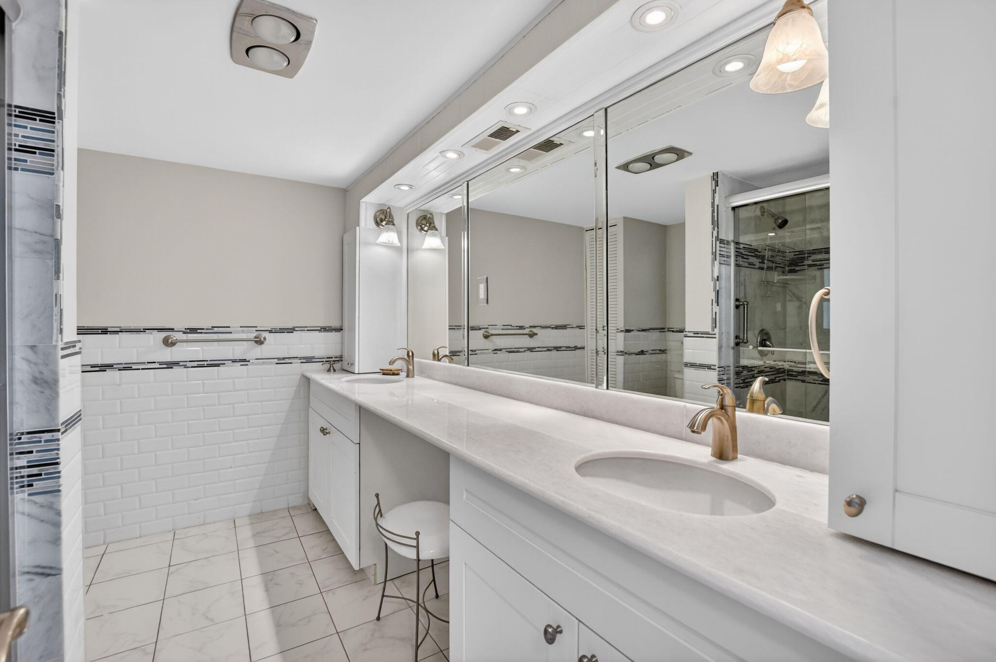 CLOISTER DEL MAR CONDO - Residential