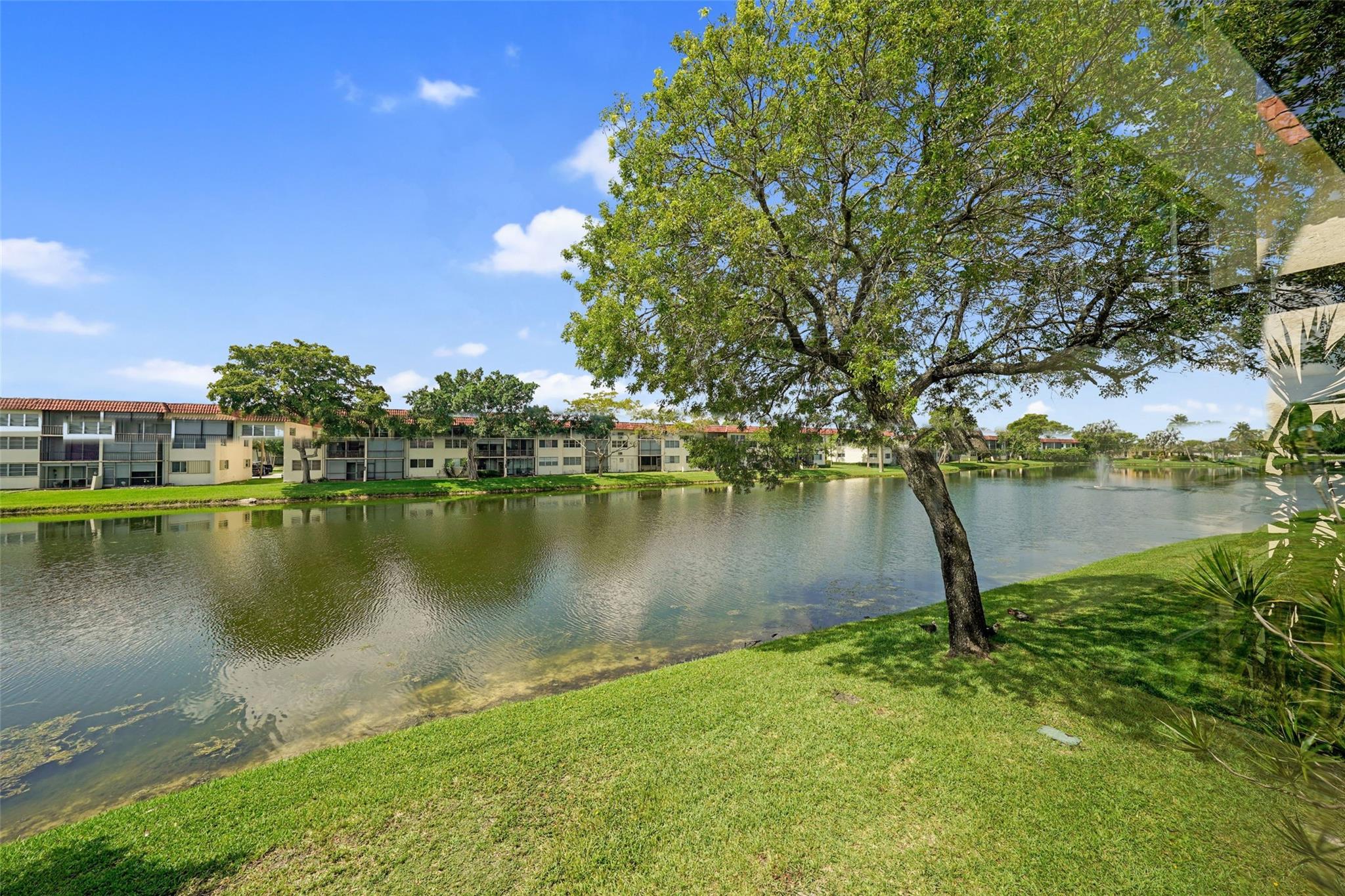 HOLLYBROOK GOLF & TENNIS - Residential Lease