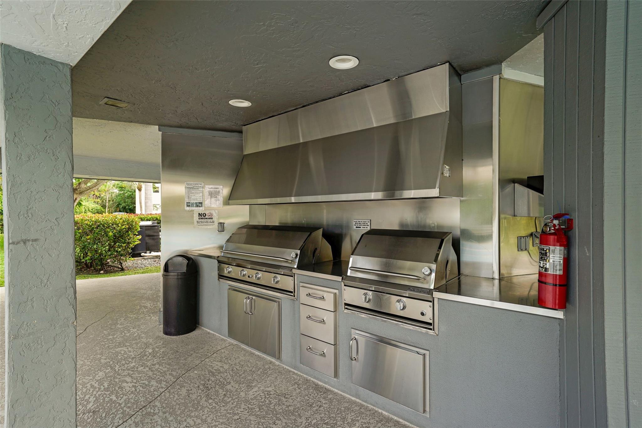HOLLYBROOK GOLF & TENNIS - Residential Lease