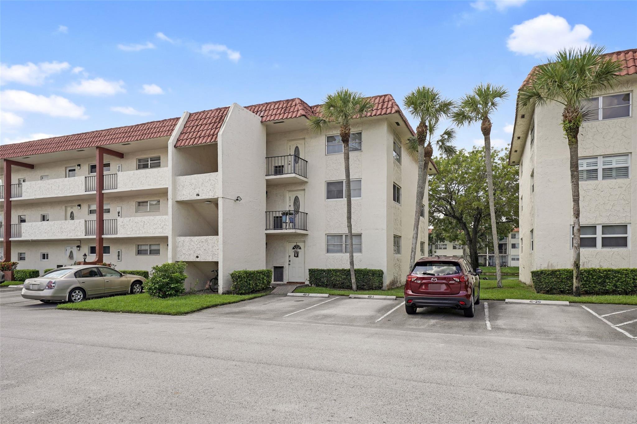 HOLLYBROOK GOLF & TENNIS - Residential Lease