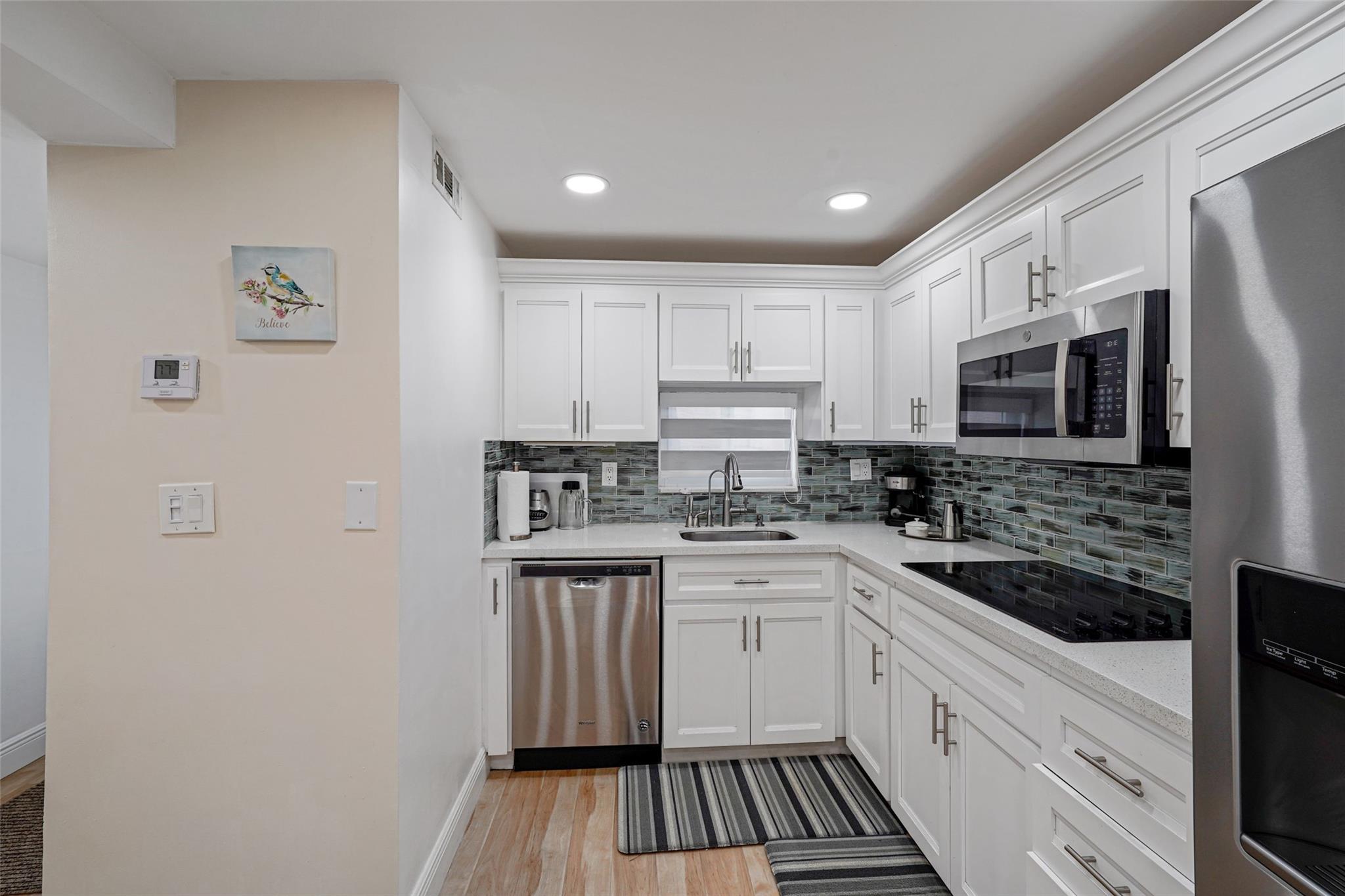 HOLLYBROOK GOLF & TENNIS - Residential Lease