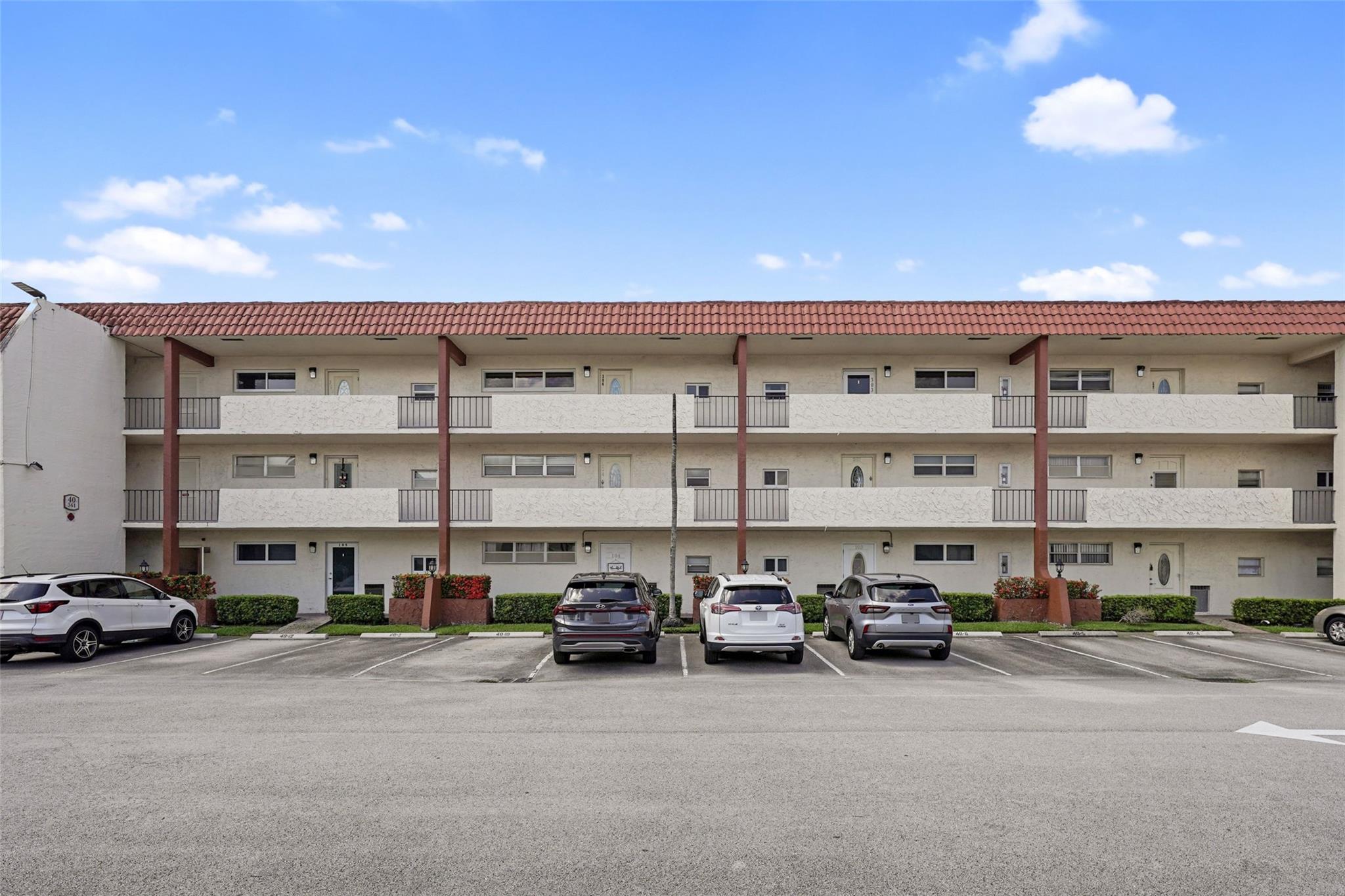 HOLLYBROOK GOLF & TENNIS - Residential Lease