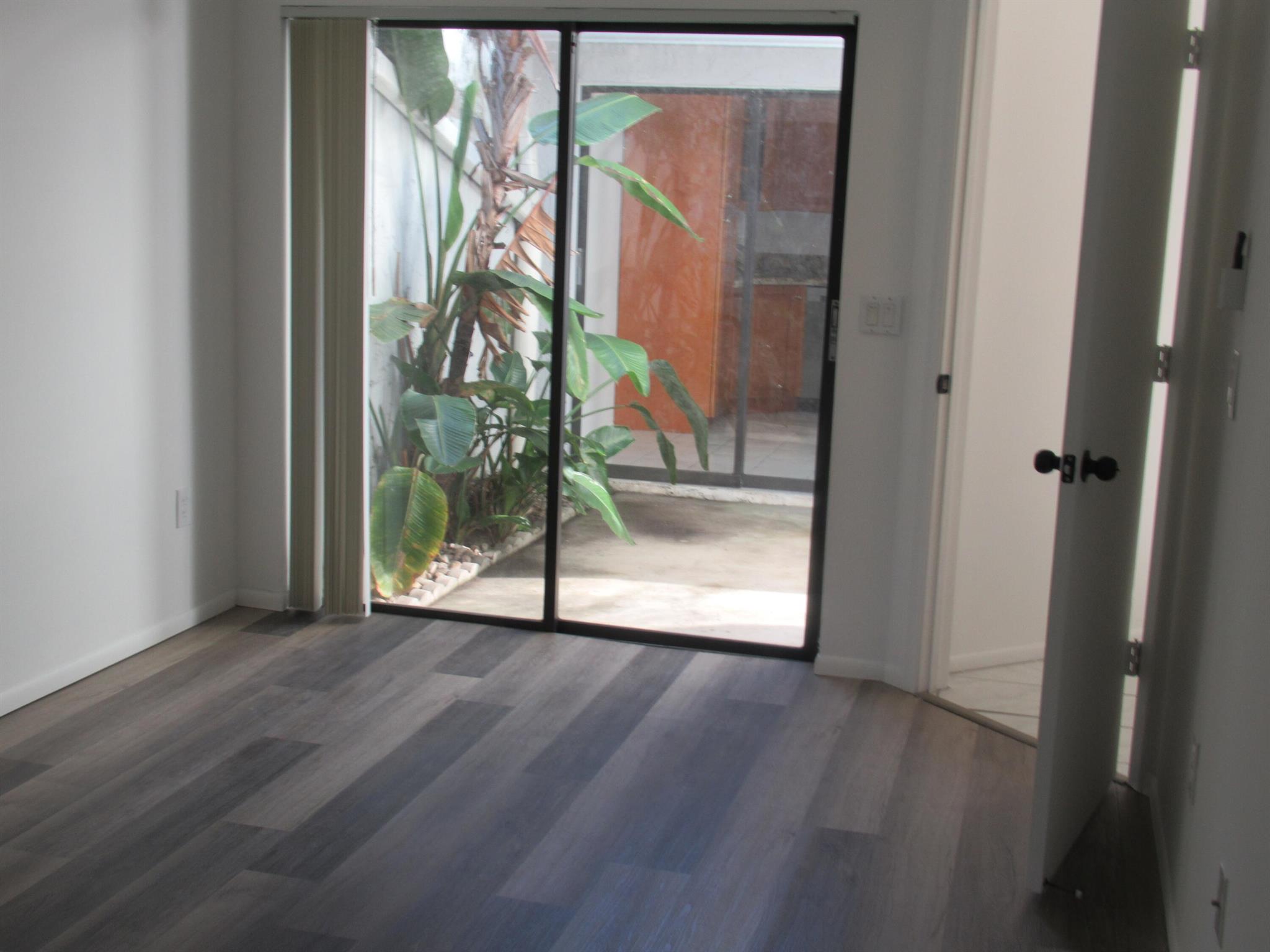 RIVER OAKS - Residential Lease