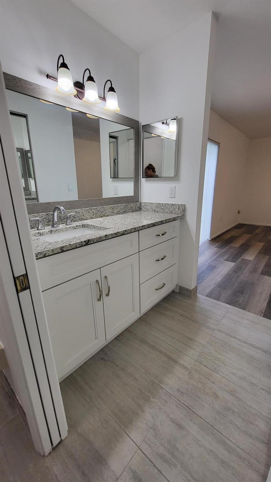 RIVER OAKS - Residential Lease