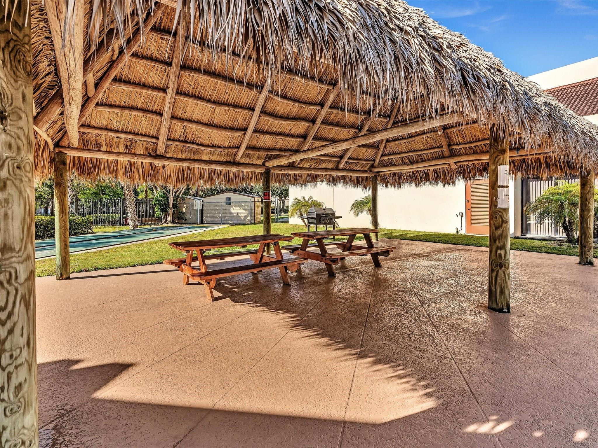 Sunrise Lakes - Residential