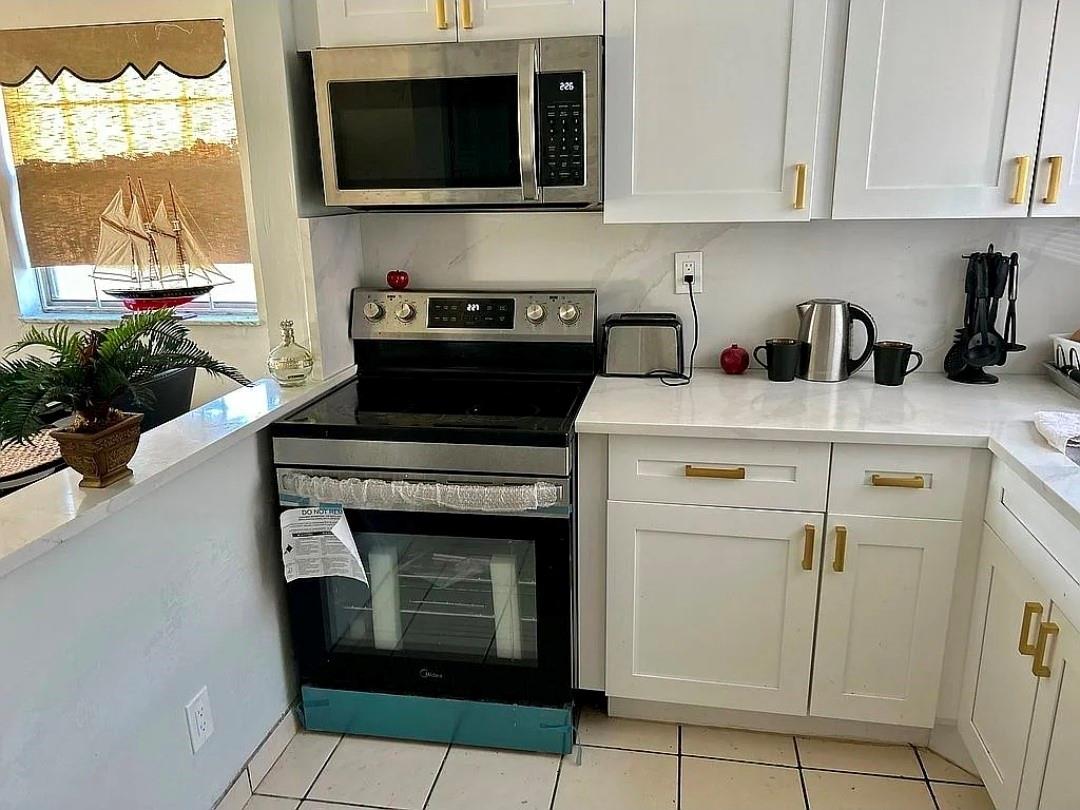 9041 Sunrise Lakes Blvd 113