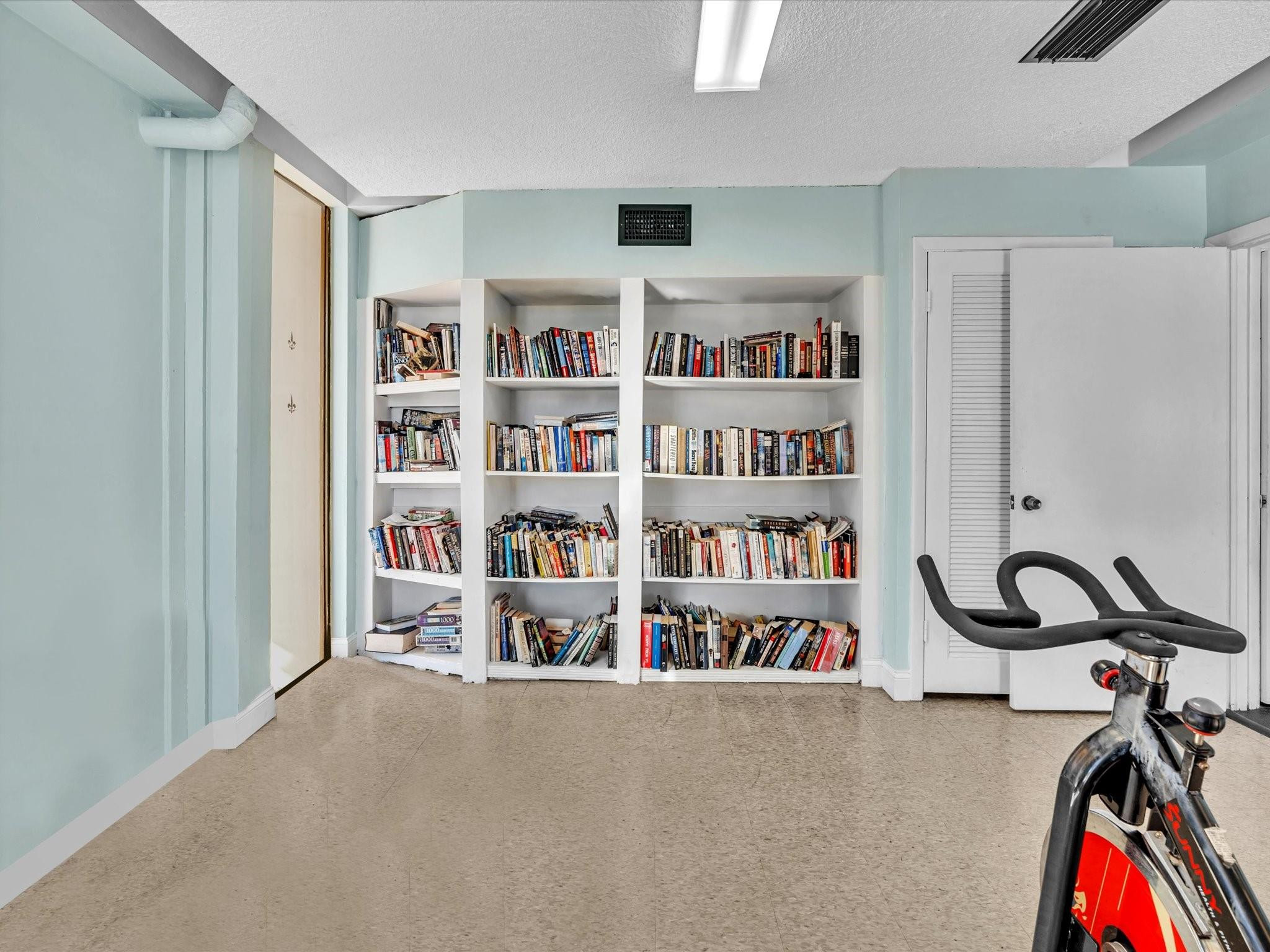 Sunrise Lakes - Residential