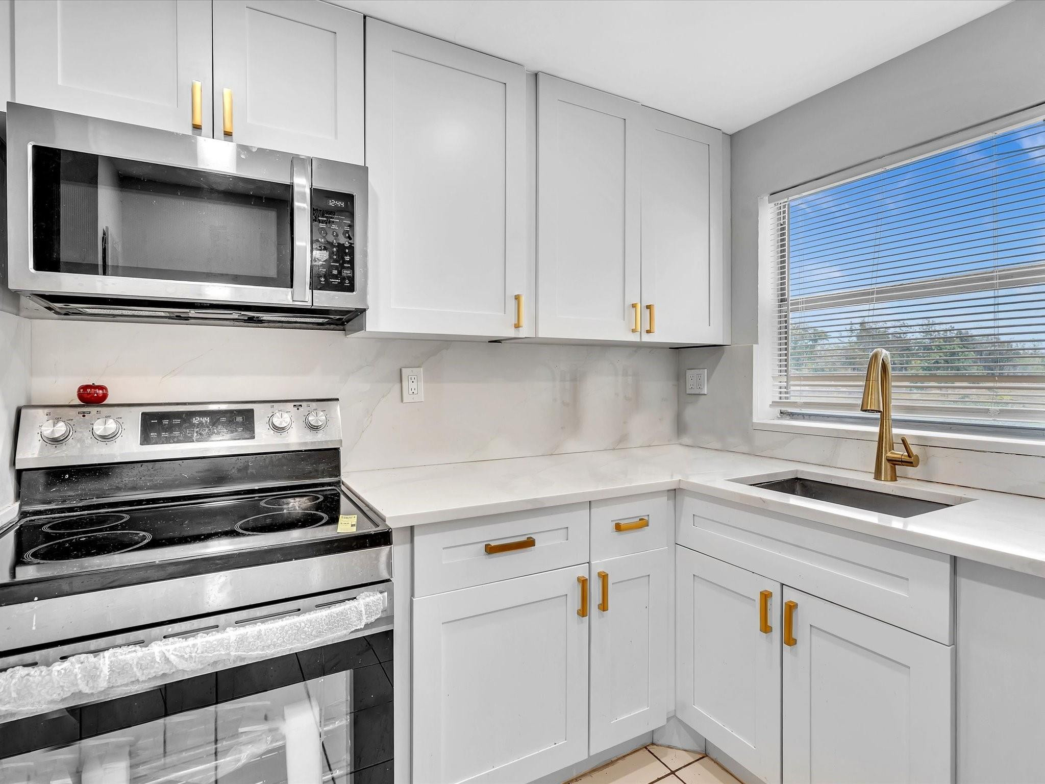 Sunrise Lakes - Residential