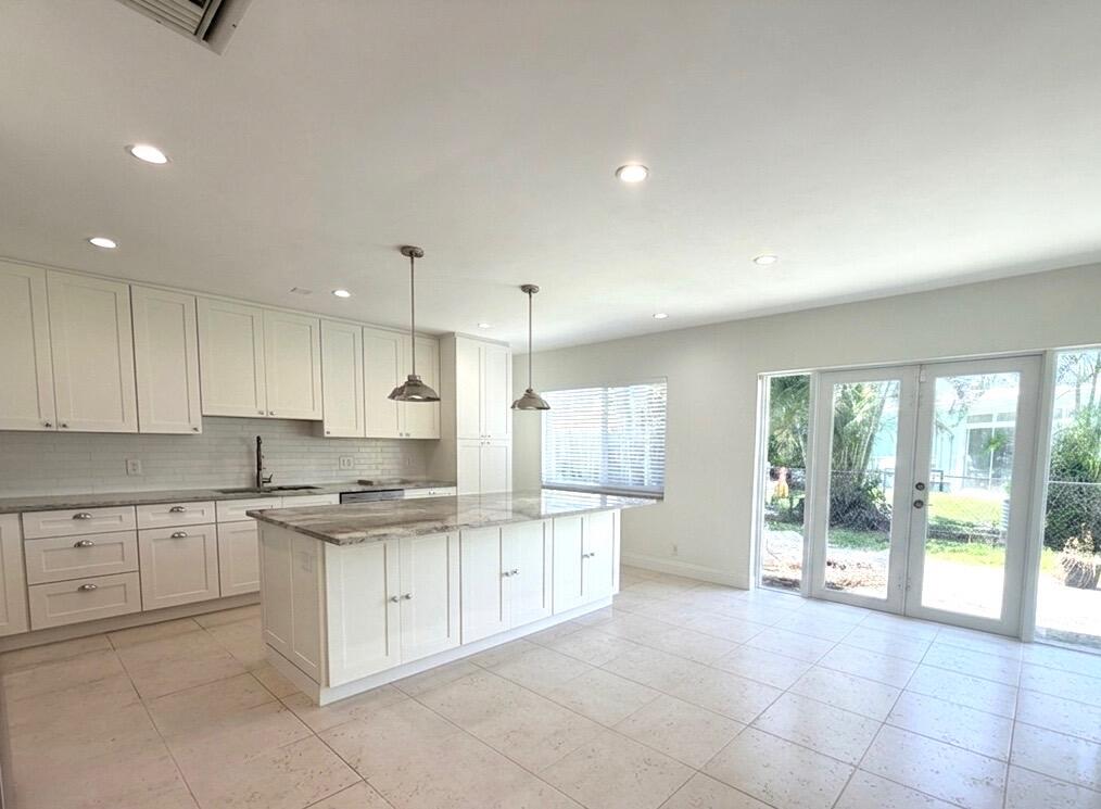 2648 NE 9TH Street