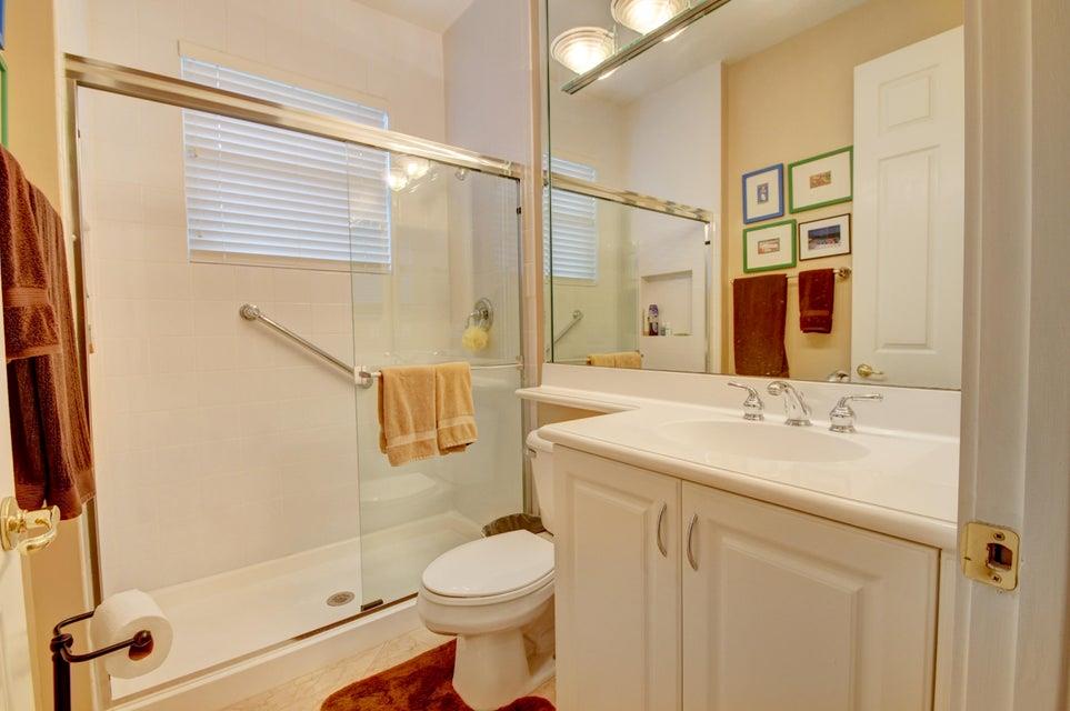 VALENCIA SHORES - Residential