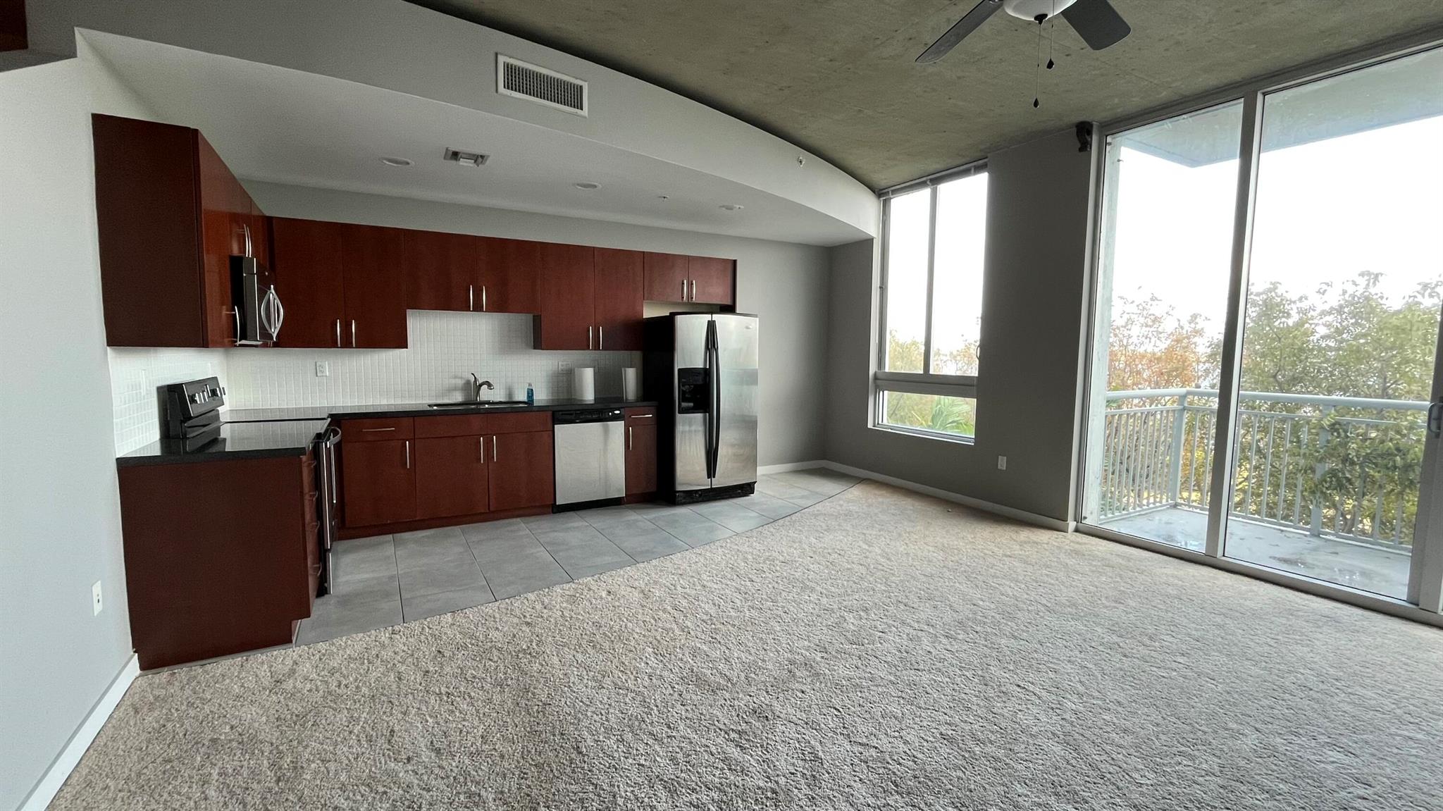 EDGE CONDO NO ONE - Residential Lease