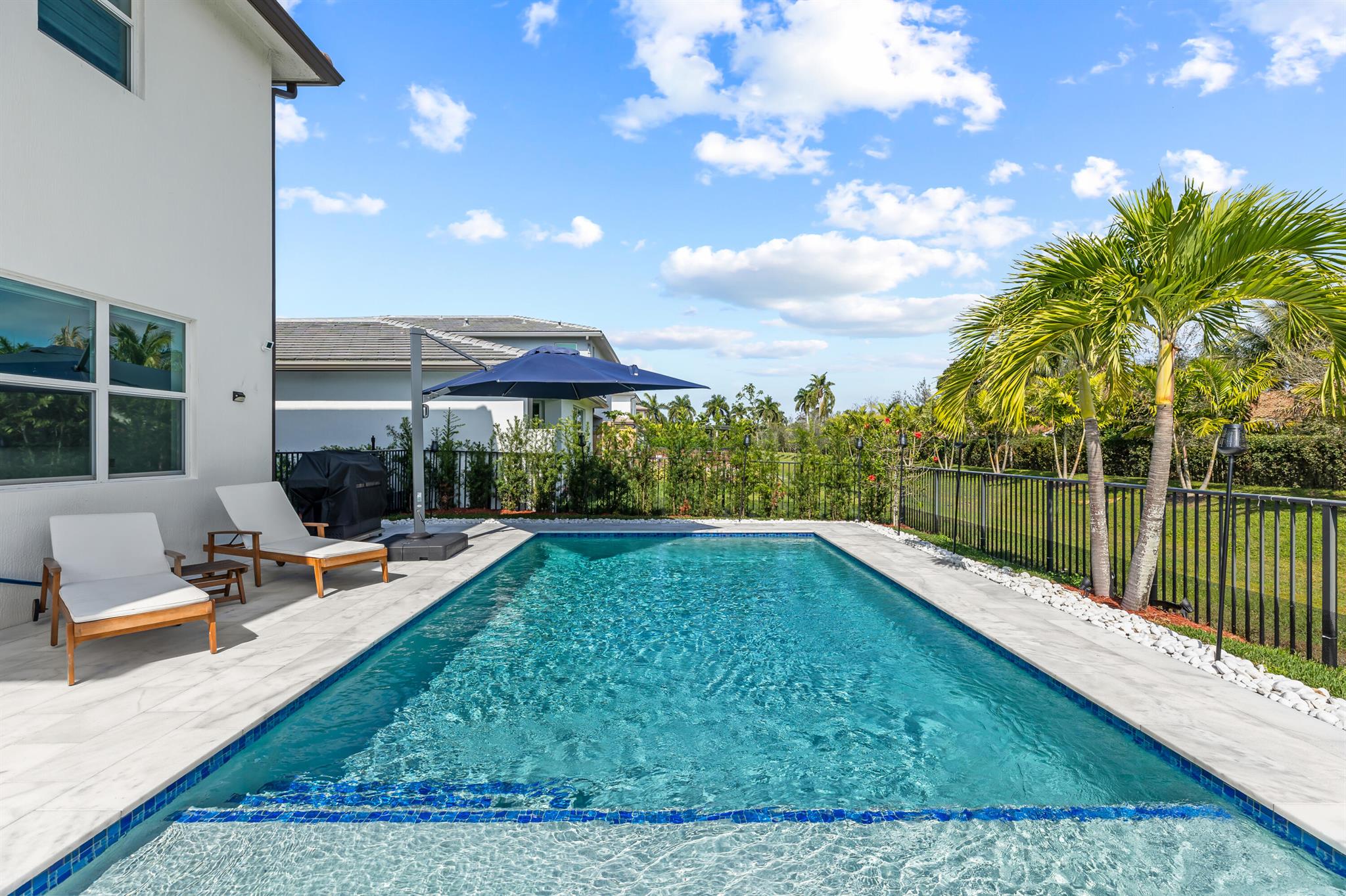2724 Country Lake Trail