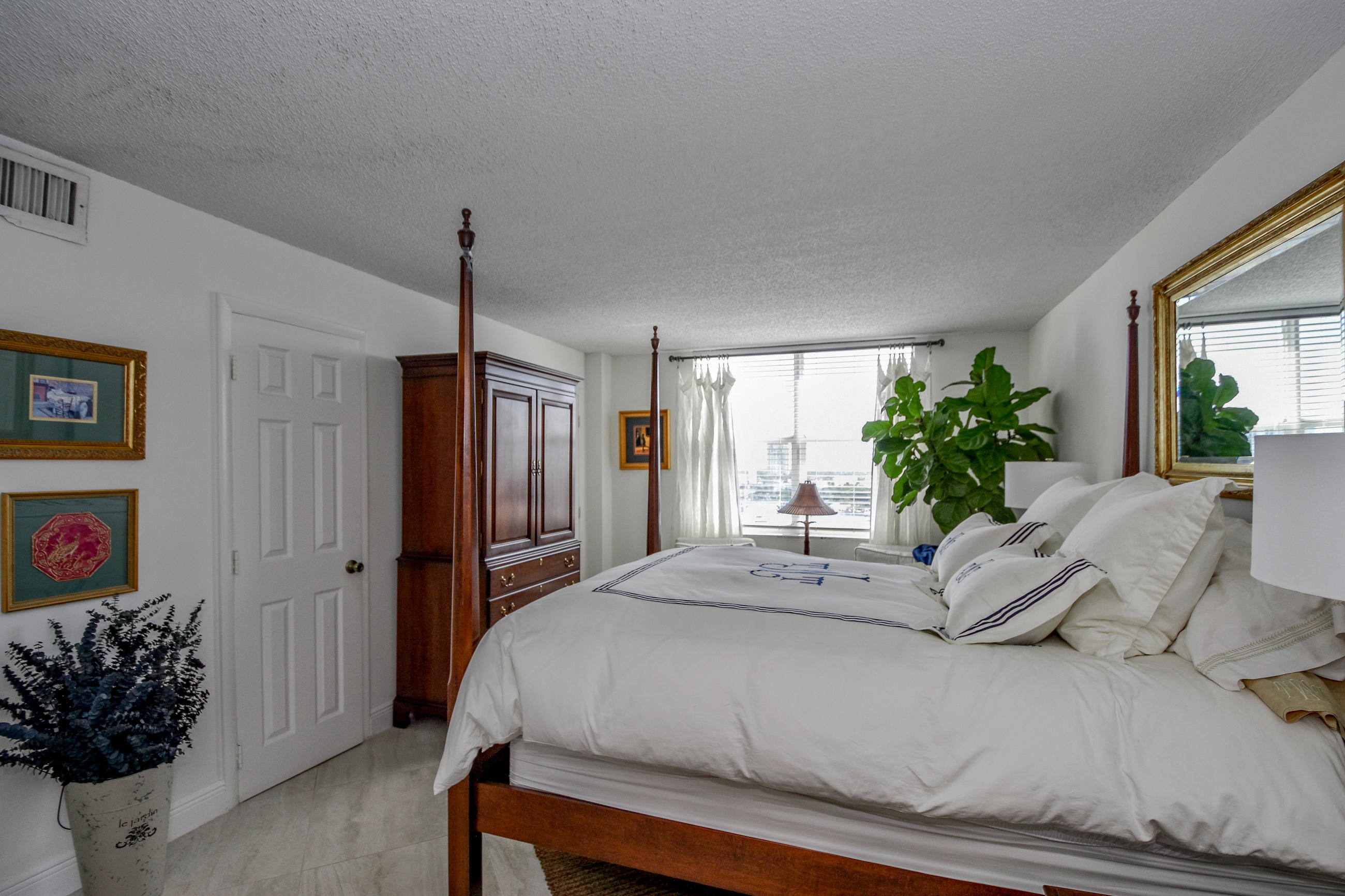 VENETIAN CONDO - Residential