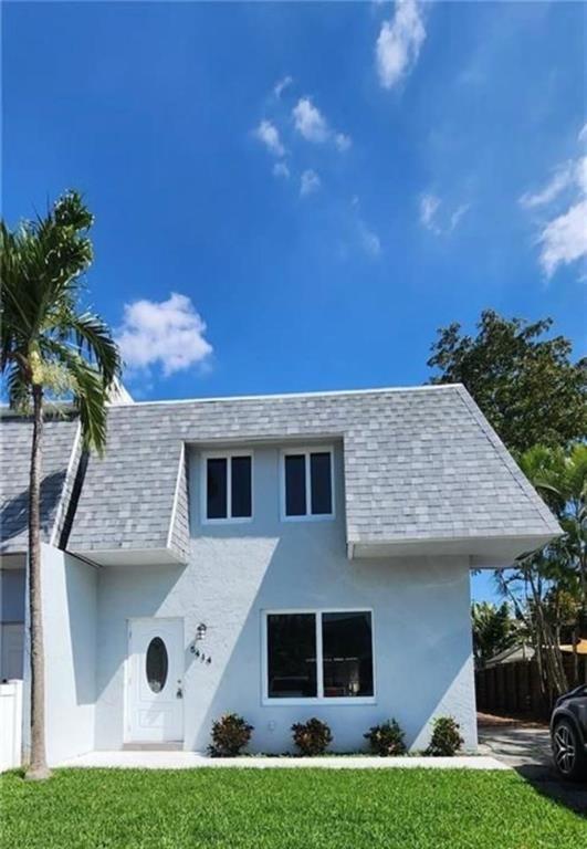 This modern residence features an open-concept layout with a gourmet kitchen, spacious living areas, and 3 generously sized bedrooms, 3 full bathrooms, plus a separate office/den — perfect for working from home or hosting guests.
New roof
New A/C
Impact windows and doors
Designer lighting and finishes throughout
Prime Location Highlights
Walk to Hard Rock Casino (2 blocks!)
Minutes to Fort Lauderdale Airport, Port Everglades, Dania Pointe, and major highways
Surrounded by dining, entertainment, and shopping
No HOA — no rental restrictions!
Whether you're relocating or seeking a high-end rental in a central location, this home checks every box. Immediate occupancy available!
Contact us today to schedule your private tour.
