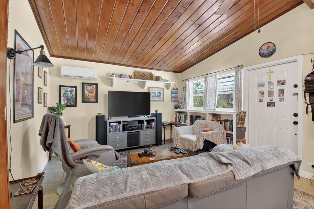 Photo of 325 Jeffery Street, Boca Raton, FL 33487 (MLS # R11106344)