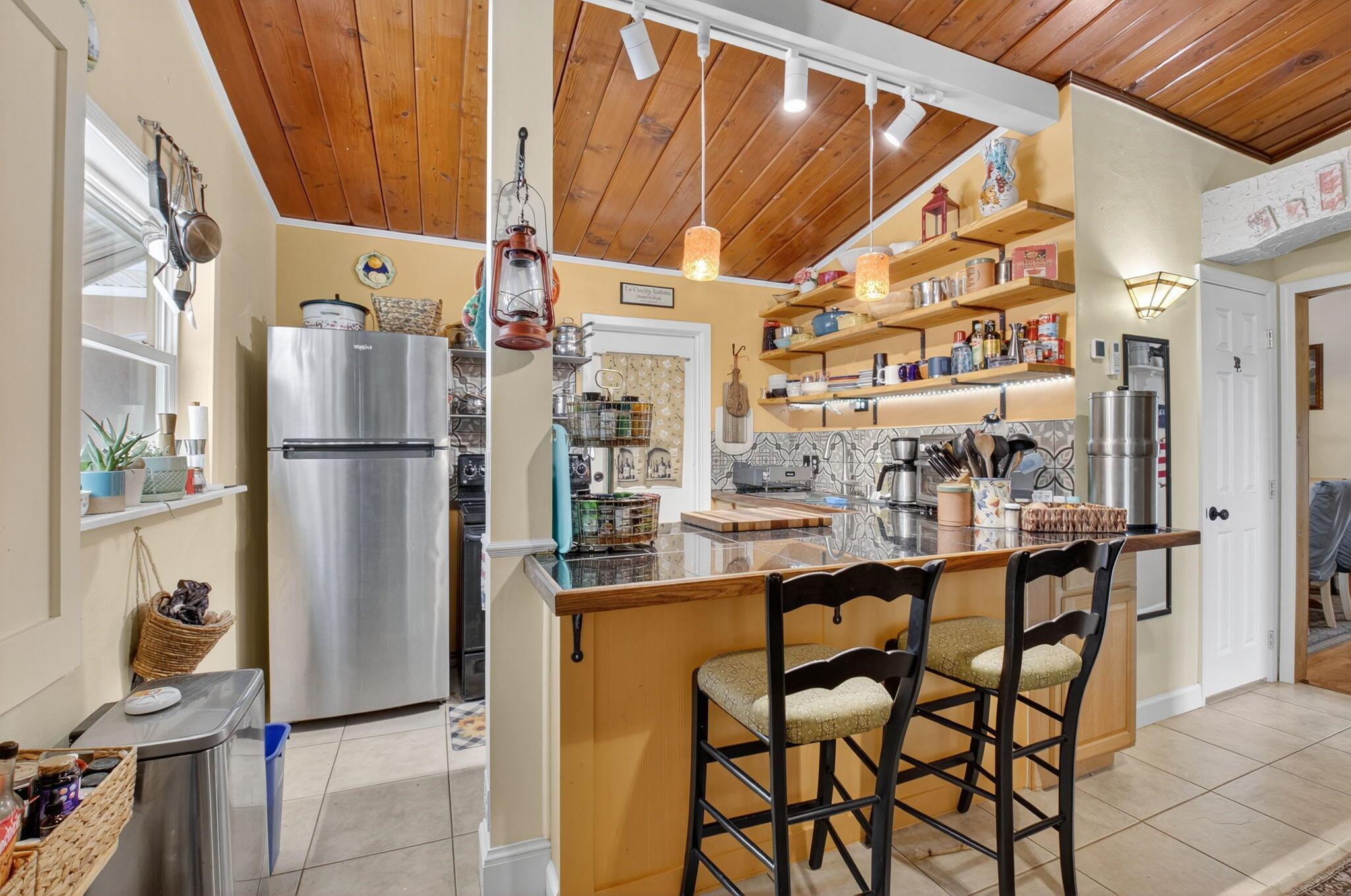 325 Jeffery Street, Boca Raton, FL, 33487/$439,900 4 325 Jeffery Street