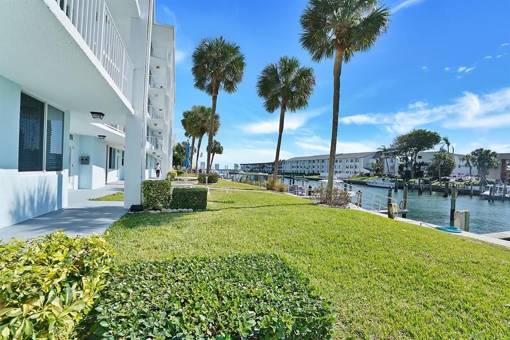 Photo of 108 Paradise Harbour Boulevard #210, North Palm Beach, FL 33408 (MLS # R10687528)