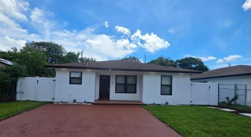 Photo of 320 Sterling Avenue, Delray Beach, FL 33444 (MLS # F10526475)