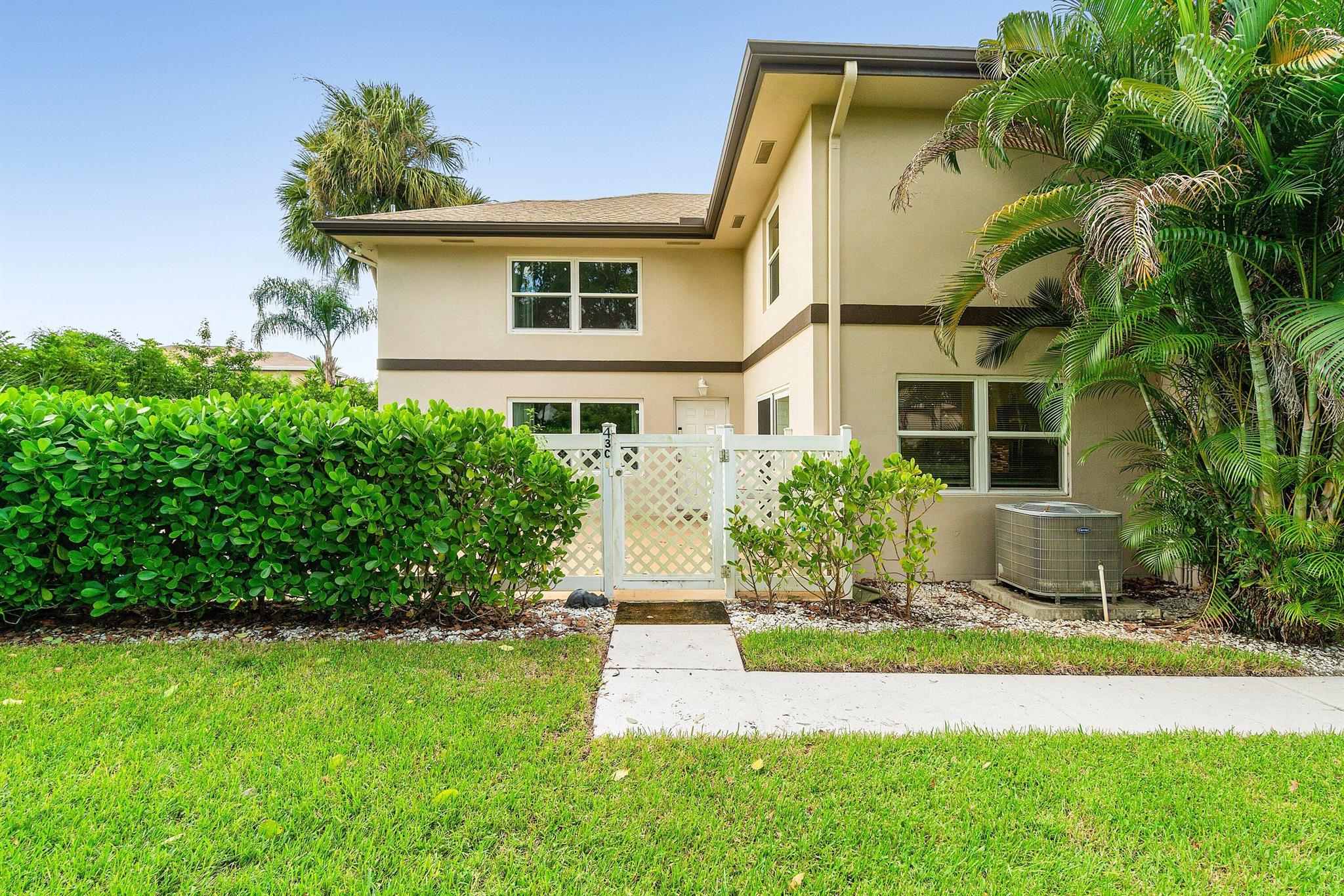 STAMFORD AT ROYAL PALM BE - Residential
