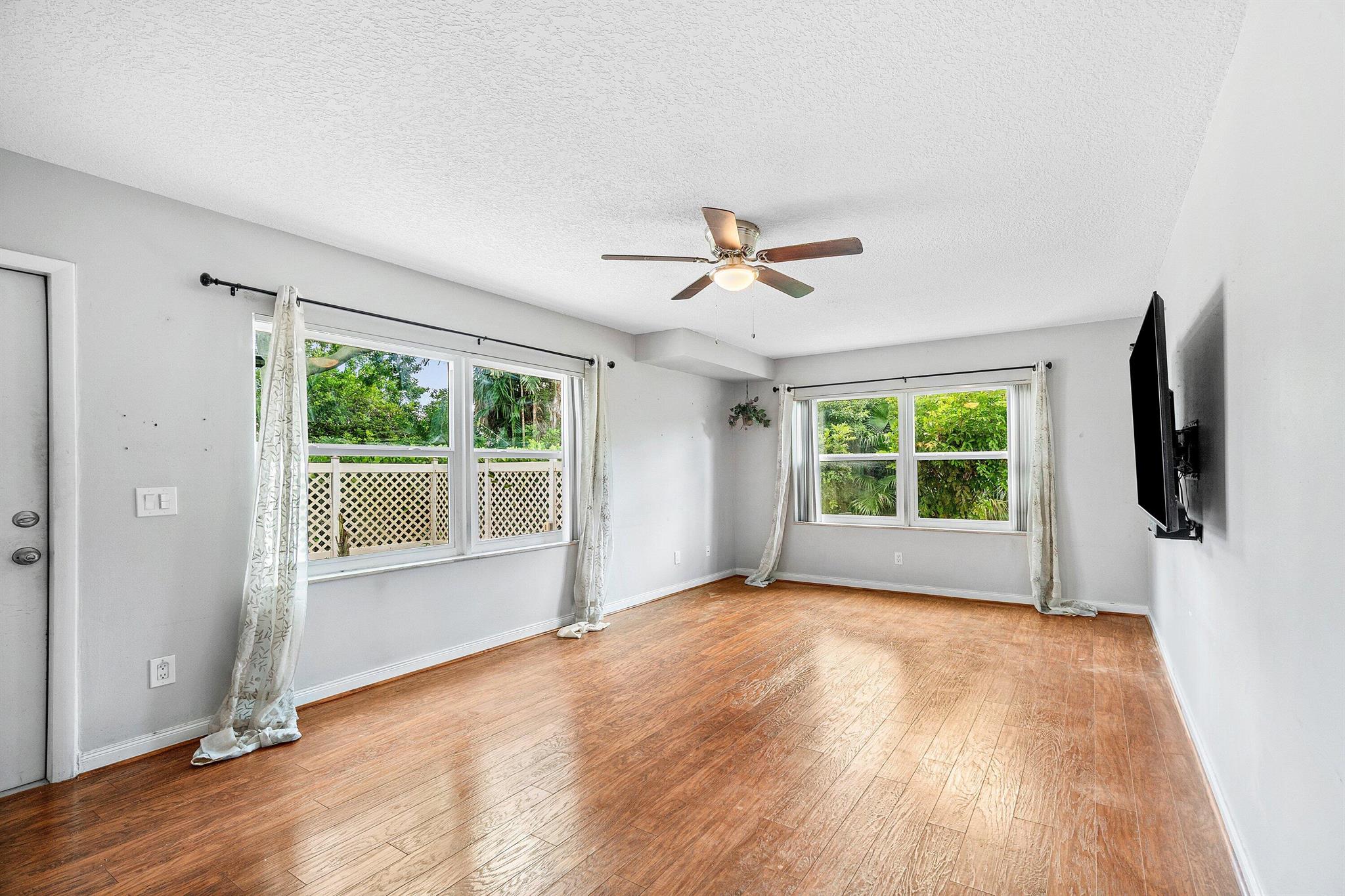 STAMFORD AT ROYAL PALM BE - Residential